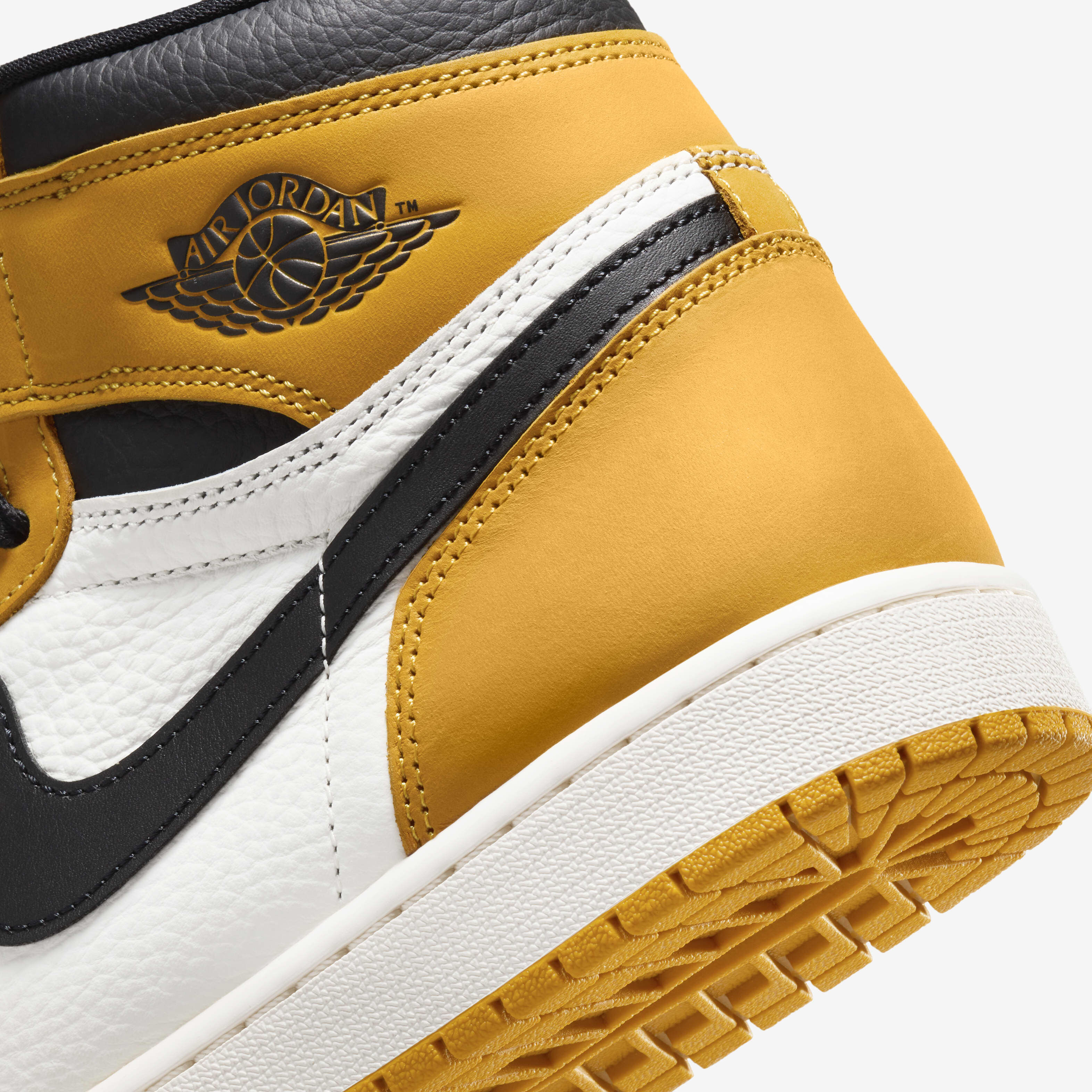 Buy Air Jordan 1 Retro High OG Men s Shoes Nike Kuwait Official