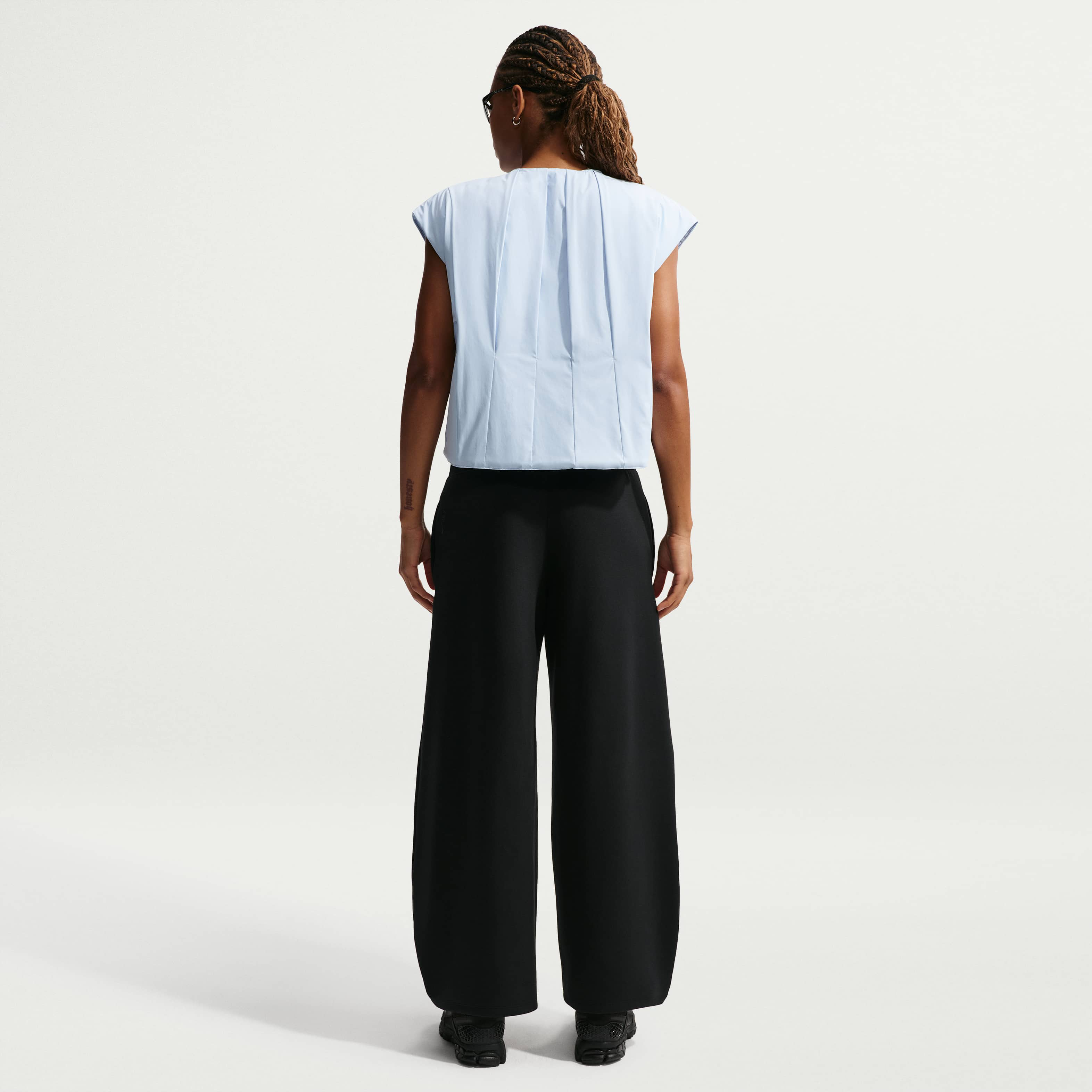 نايكي 24.7 امبوسبلي سوفت image number 4