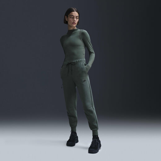 نايكي سبورتسوير تك فليس