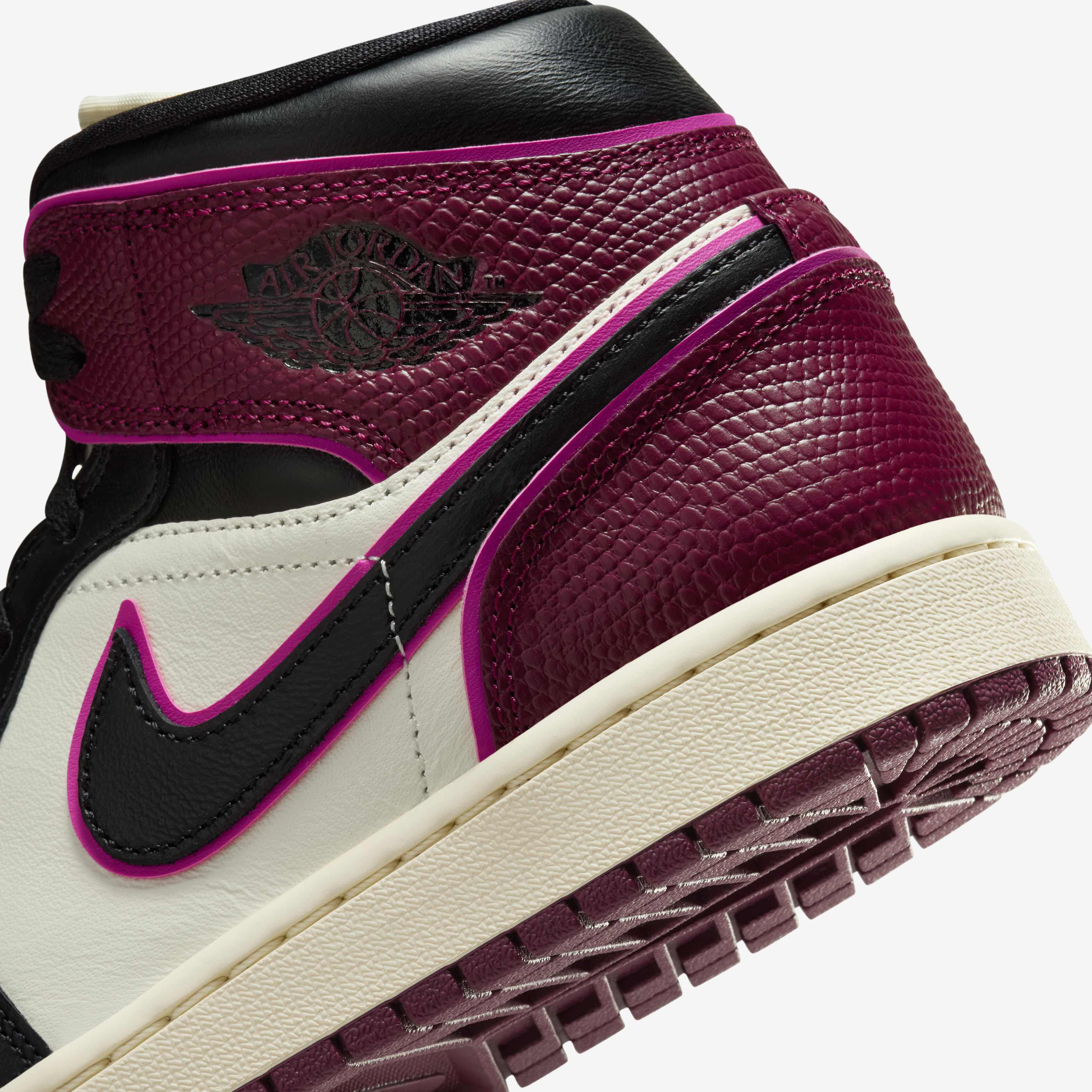 Air Jordan 1 Mid SE image number 7
