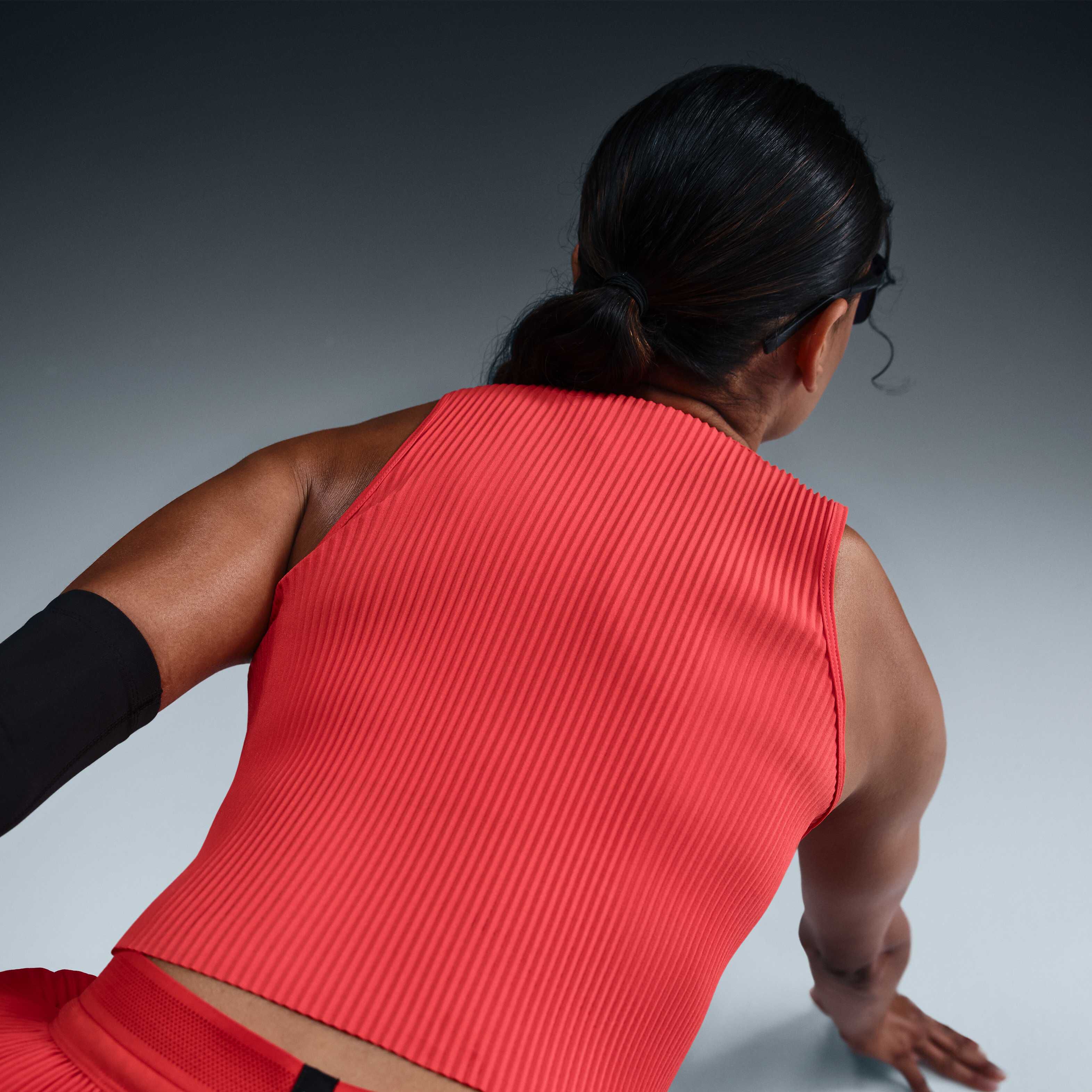 Nike AeroSwift image number 2