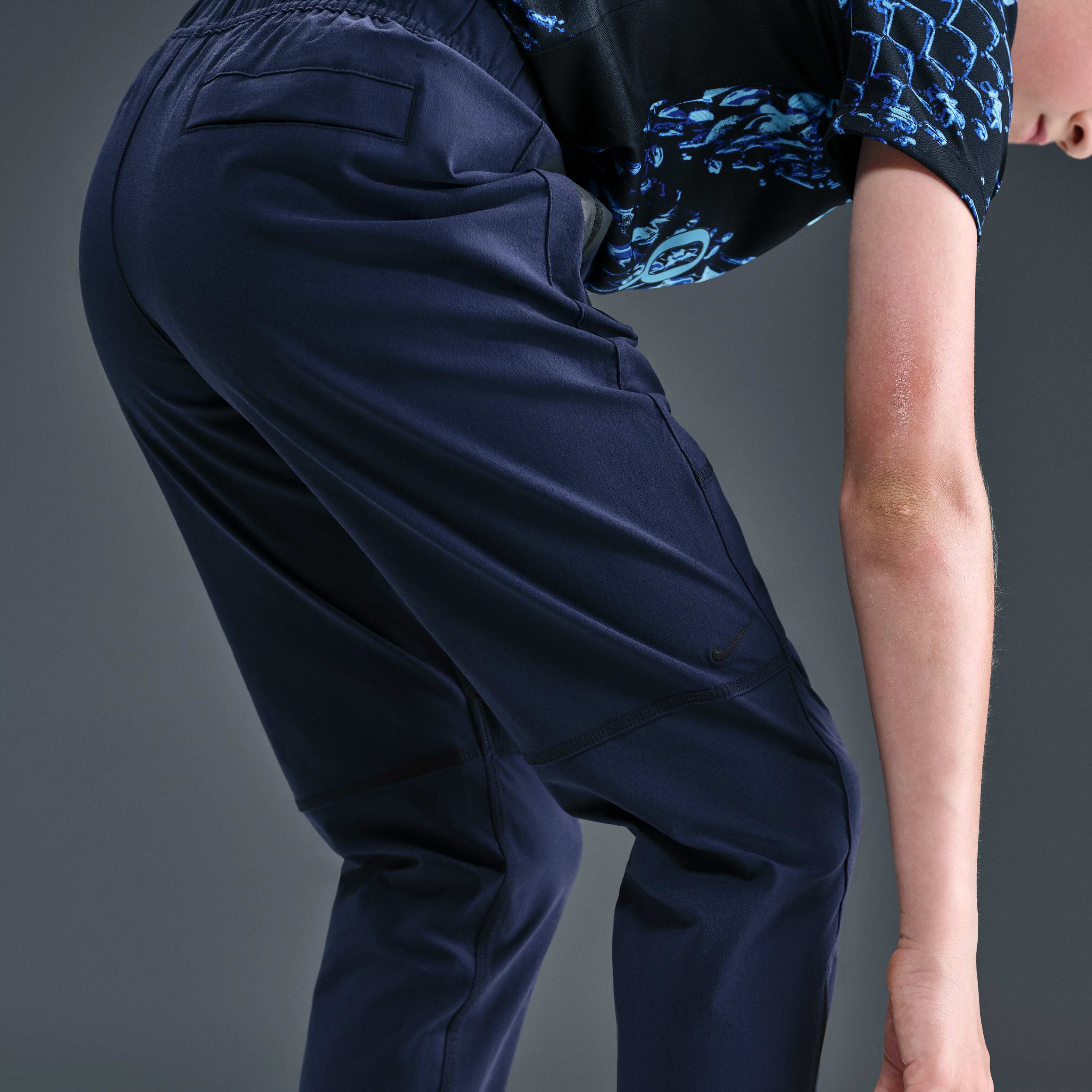 نايكي تك image number 2