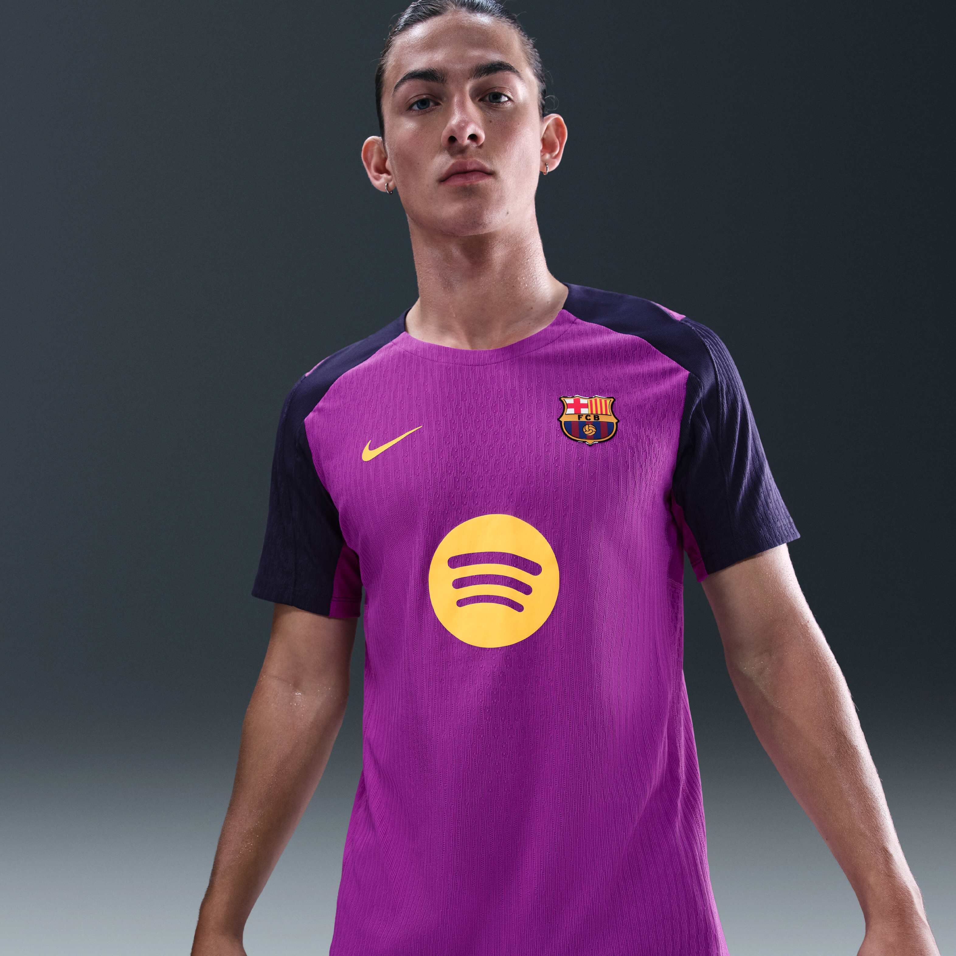 F.C. Barcelona Strike Elite image number 0