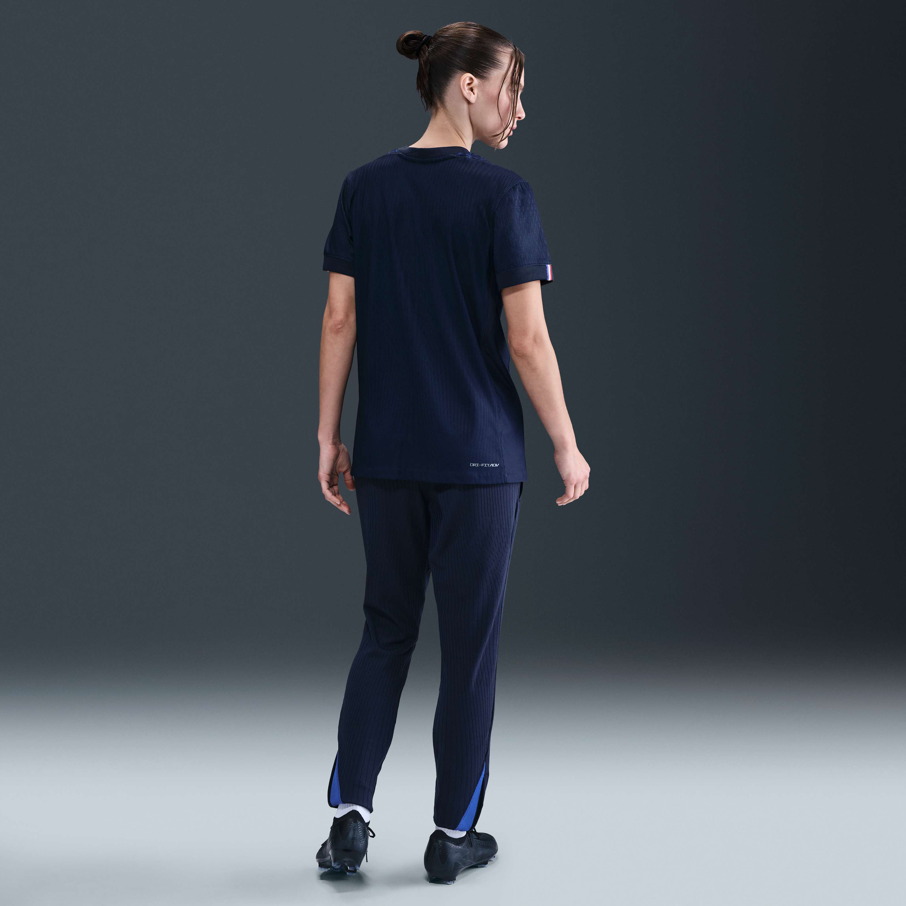 Paris Saint-Germain 2025/26 Match Home image number 4