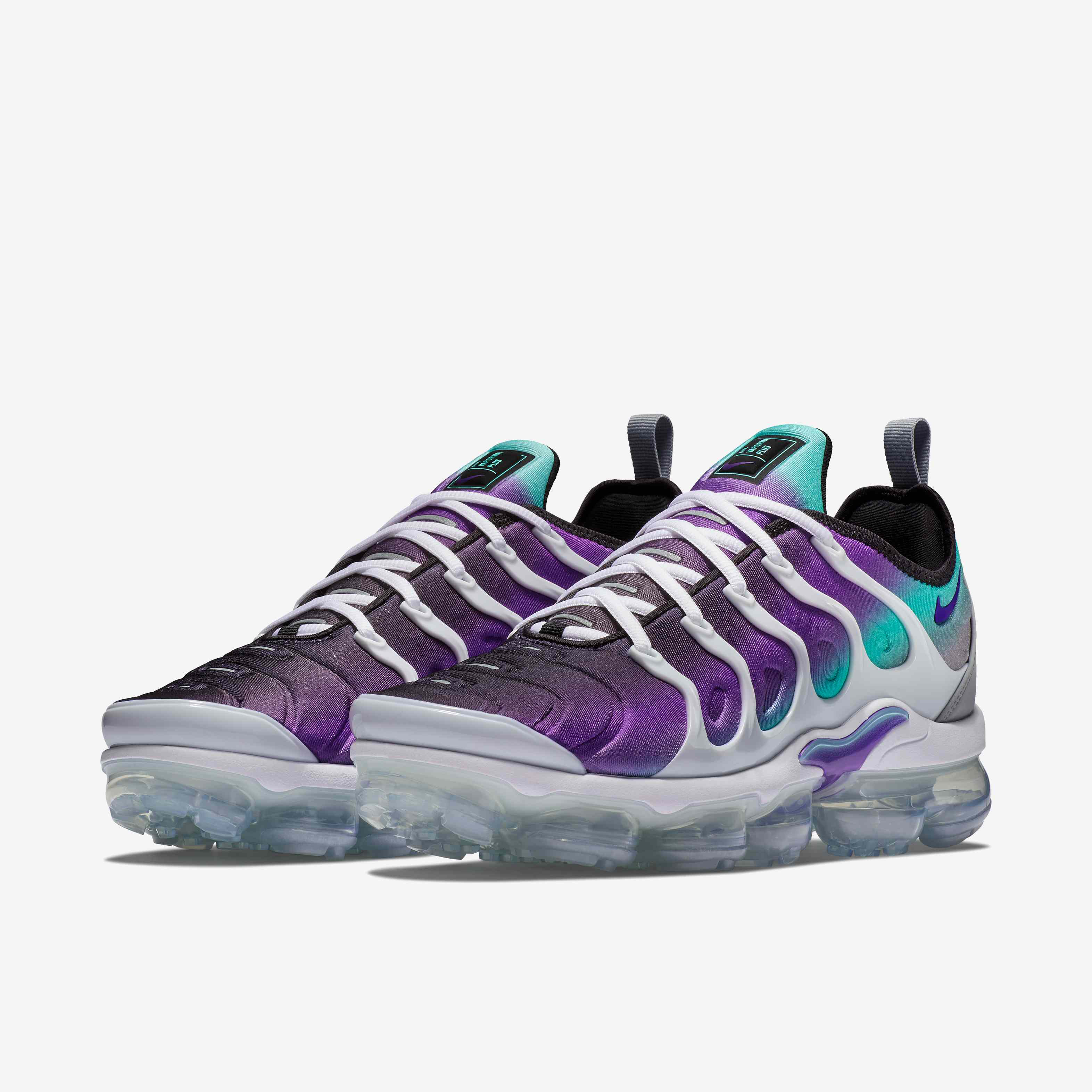 Nike Air VaporMax Plus image number 4