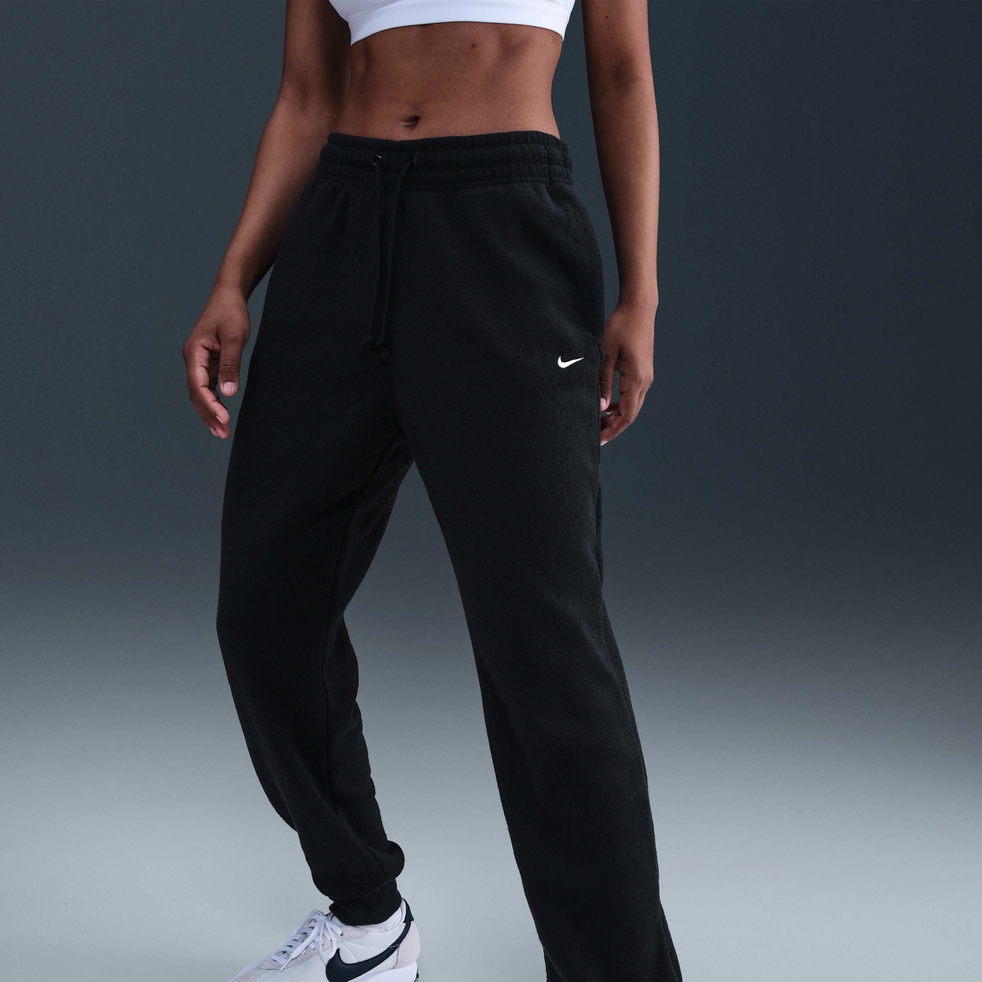 نايكي سبورتسوير فينيكس بلش image number 1