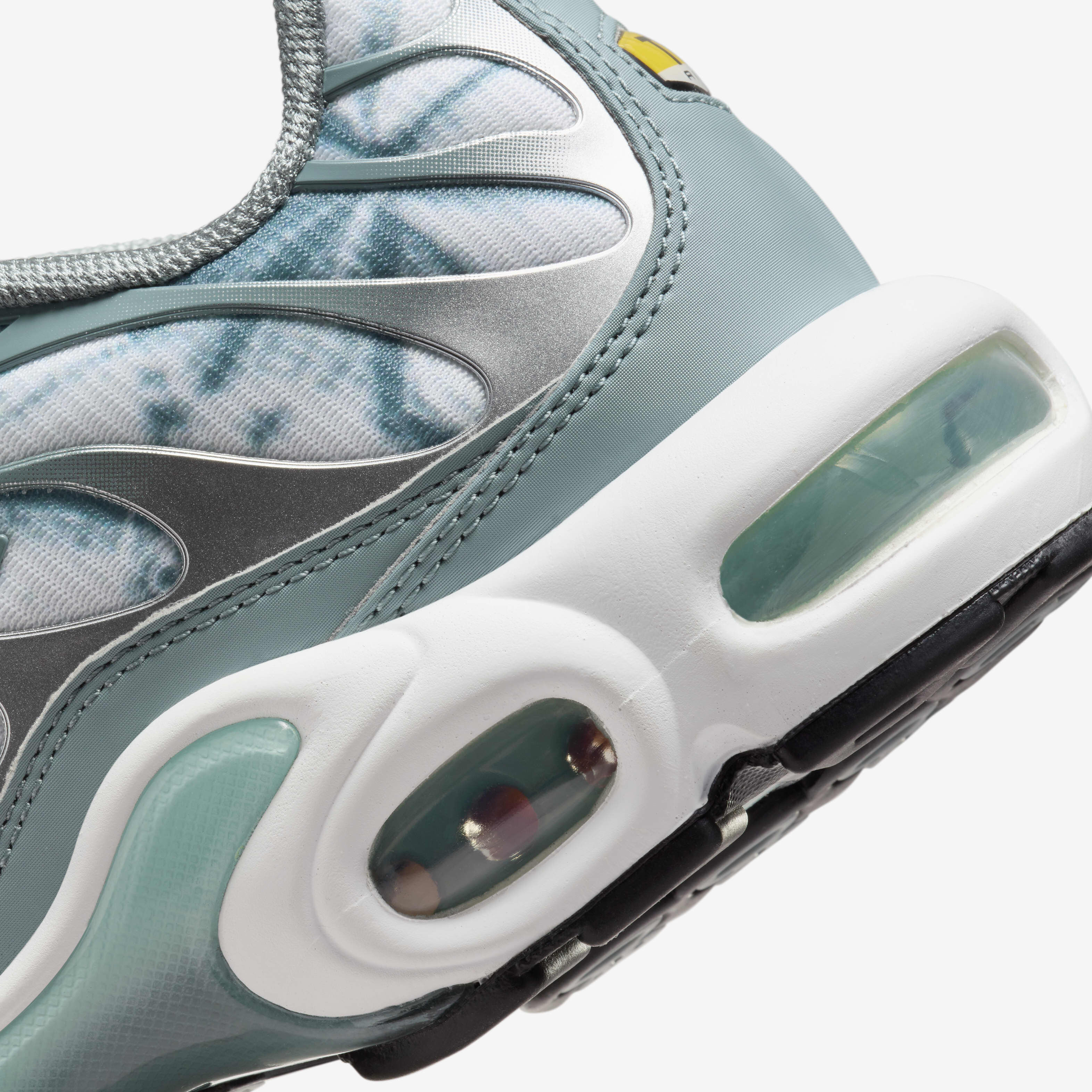Nike Air Max Plus image number 7