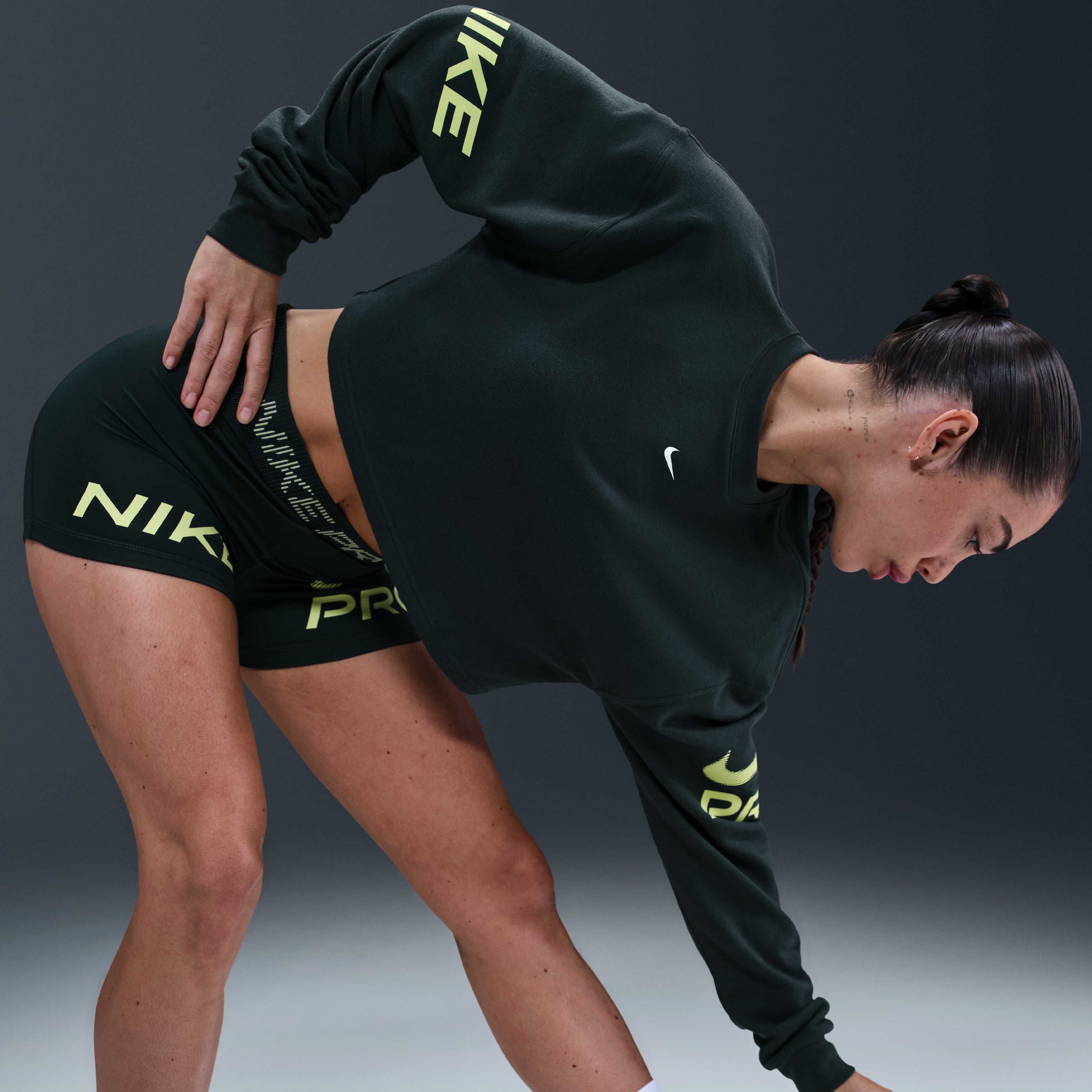 Nike Pro image number 2