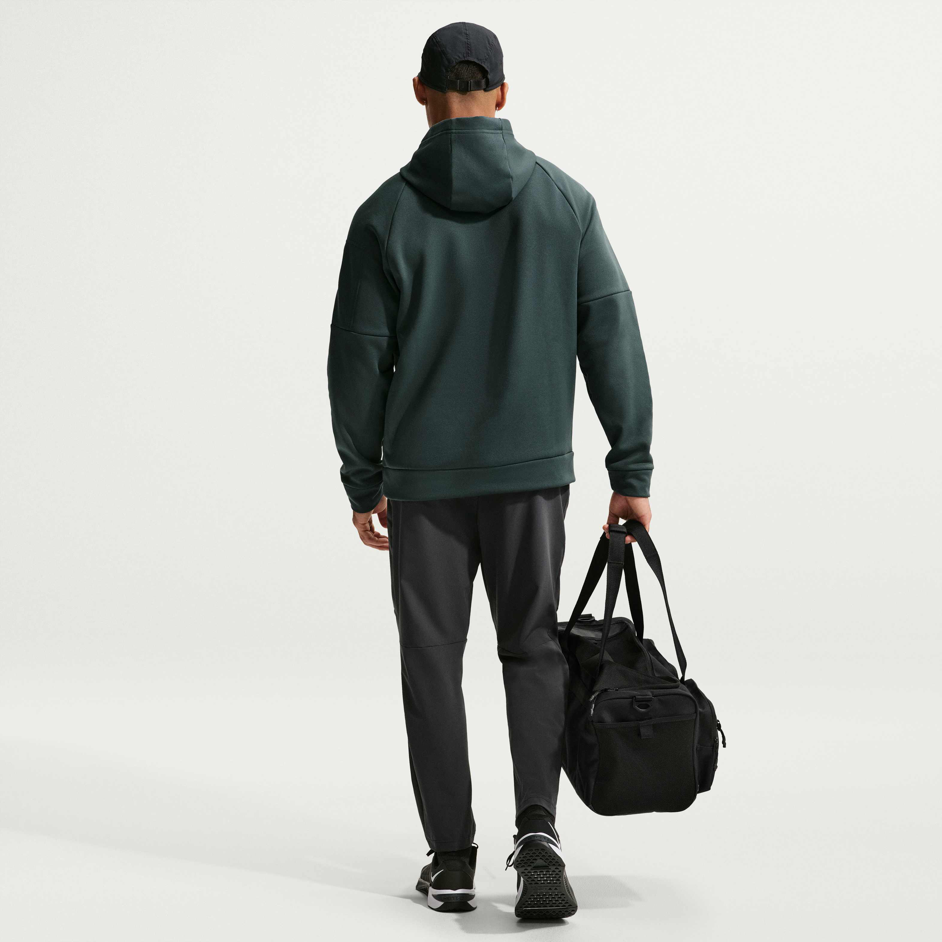 Nike Therma image number 4