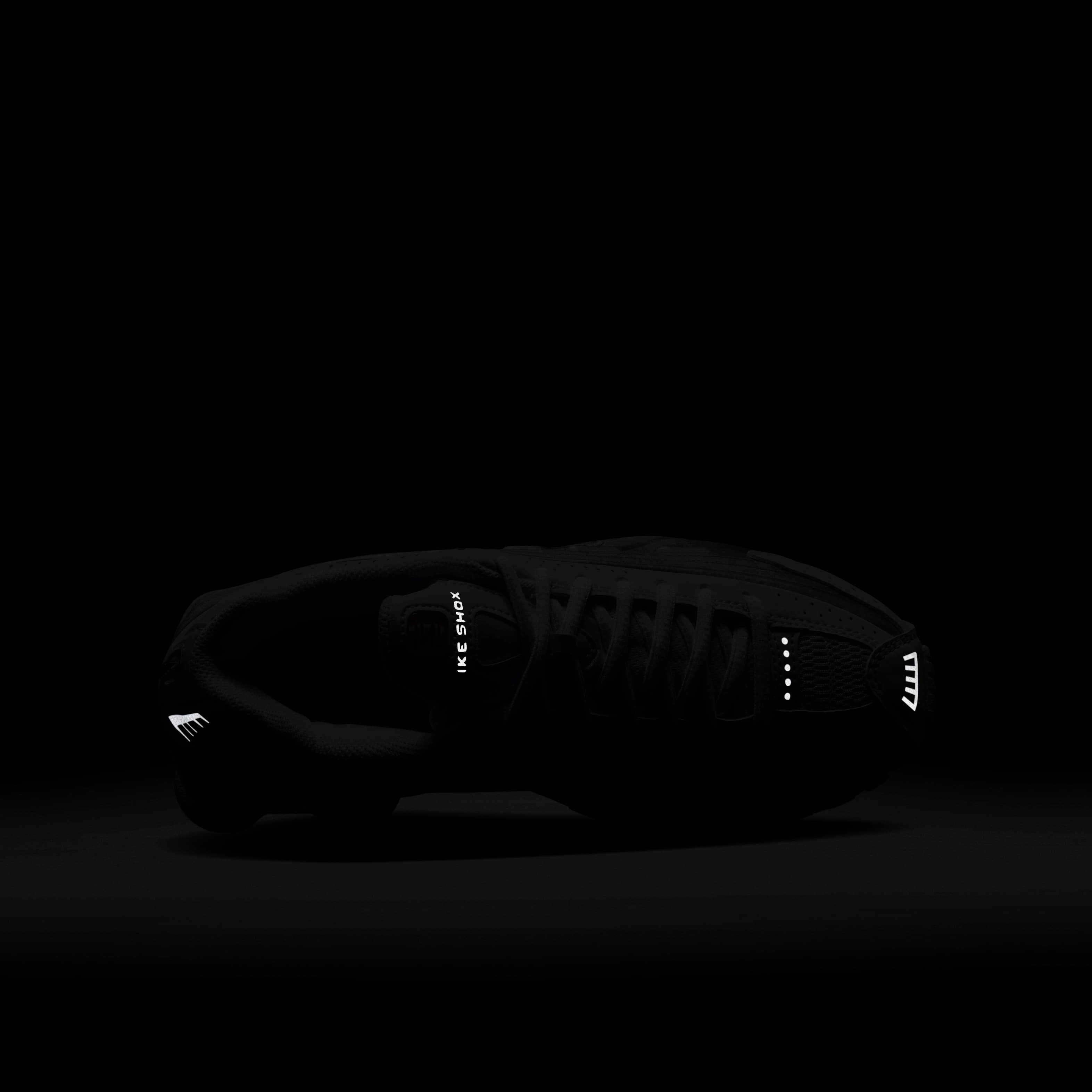 Nike Shox R4 image number 8