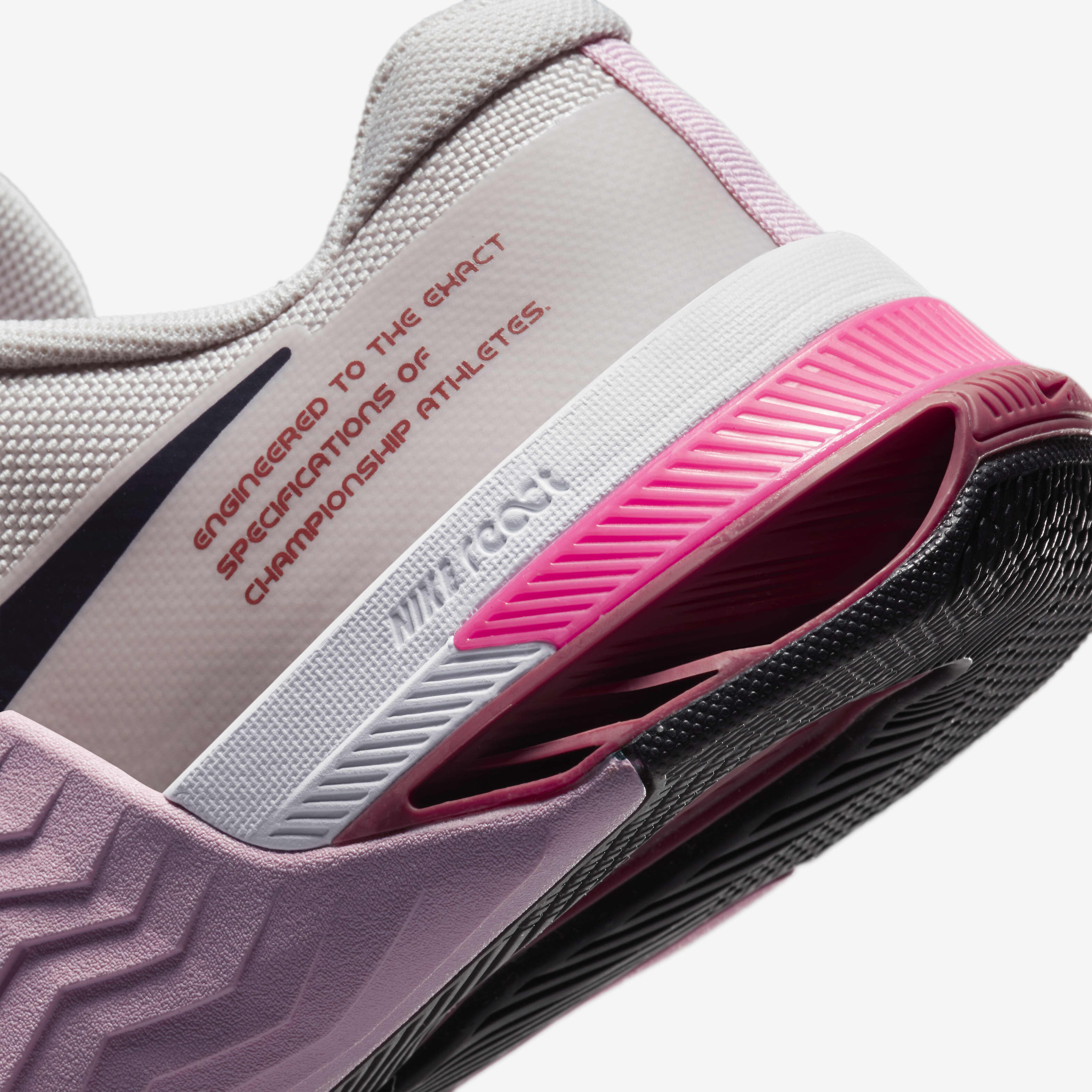 Nike metcon 5 grey and pink deals