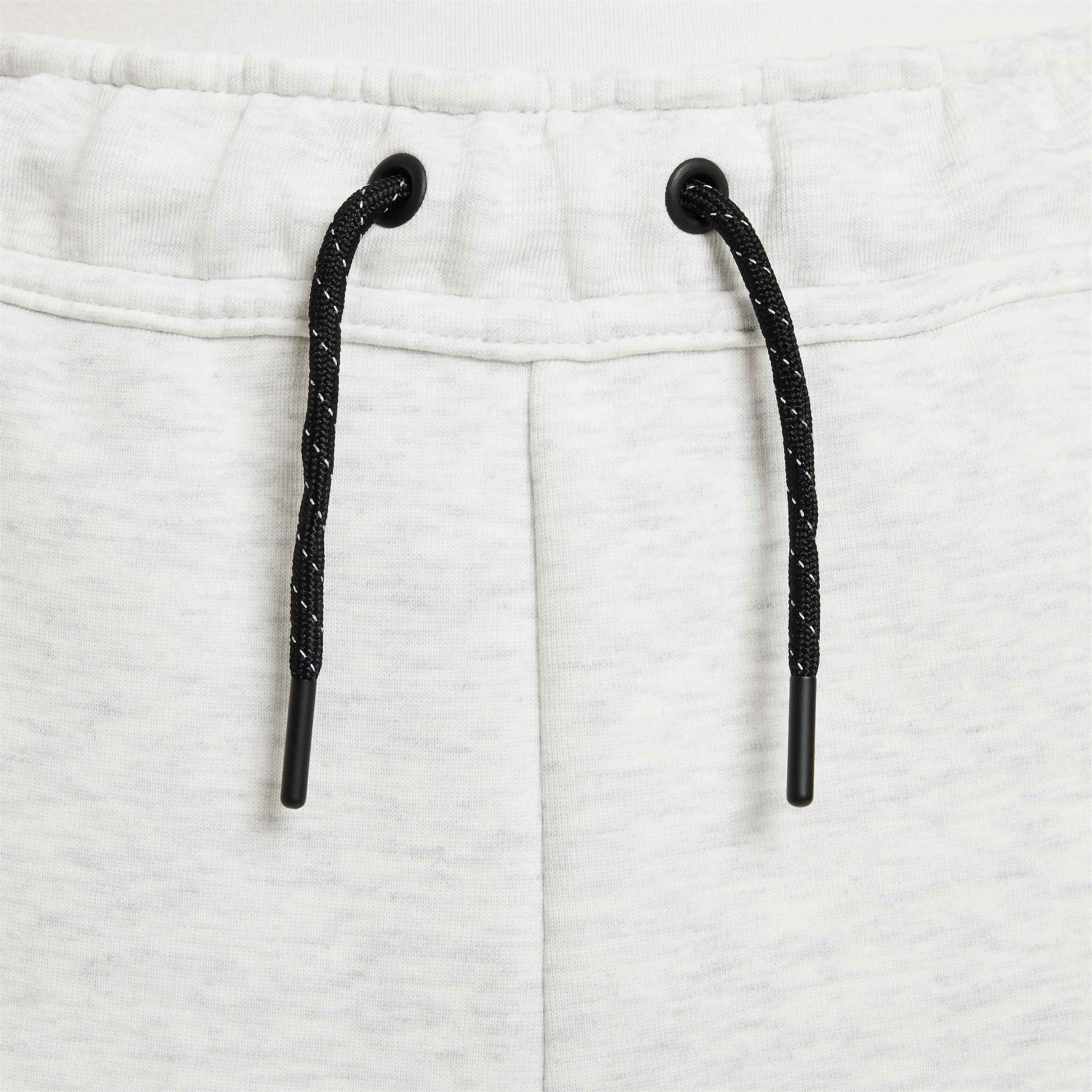 Nike Sportswear Tech Fleece image number 2