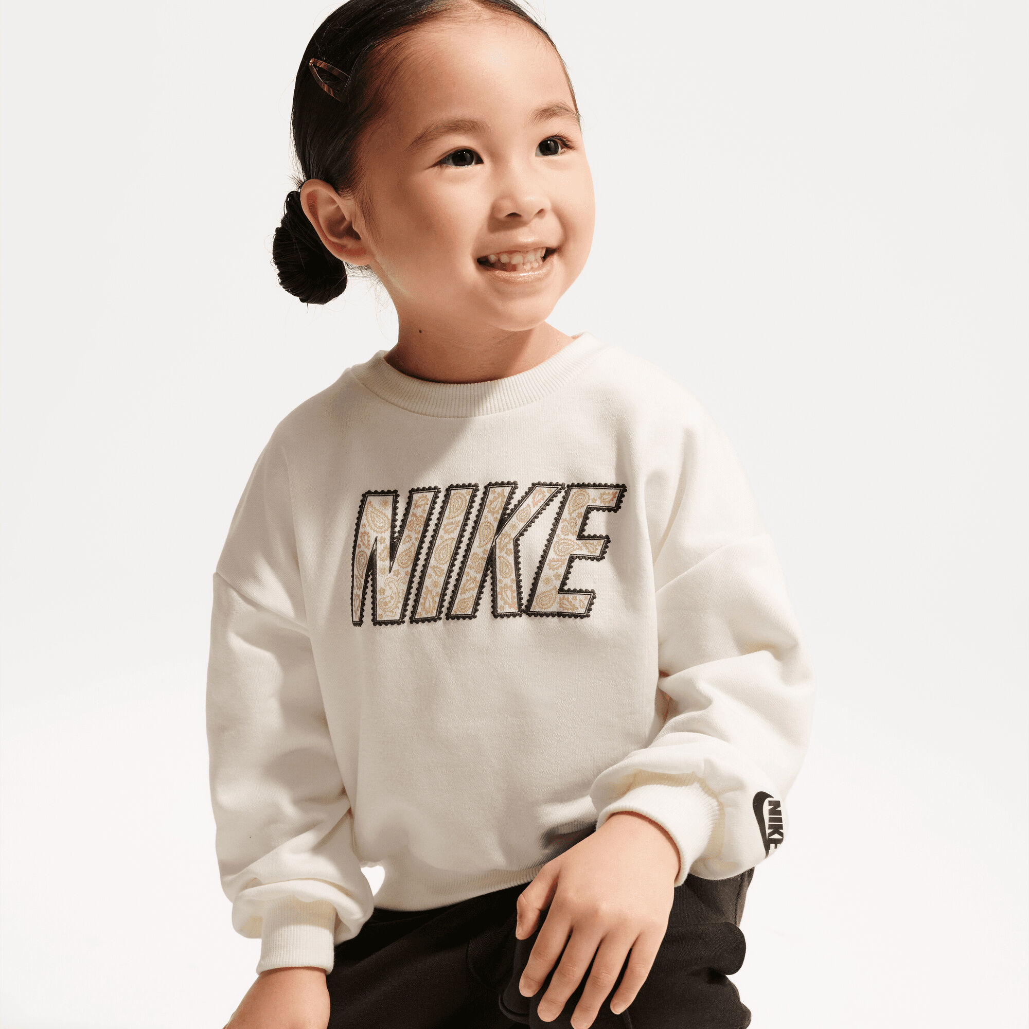 Nike Retro Remix image number 6