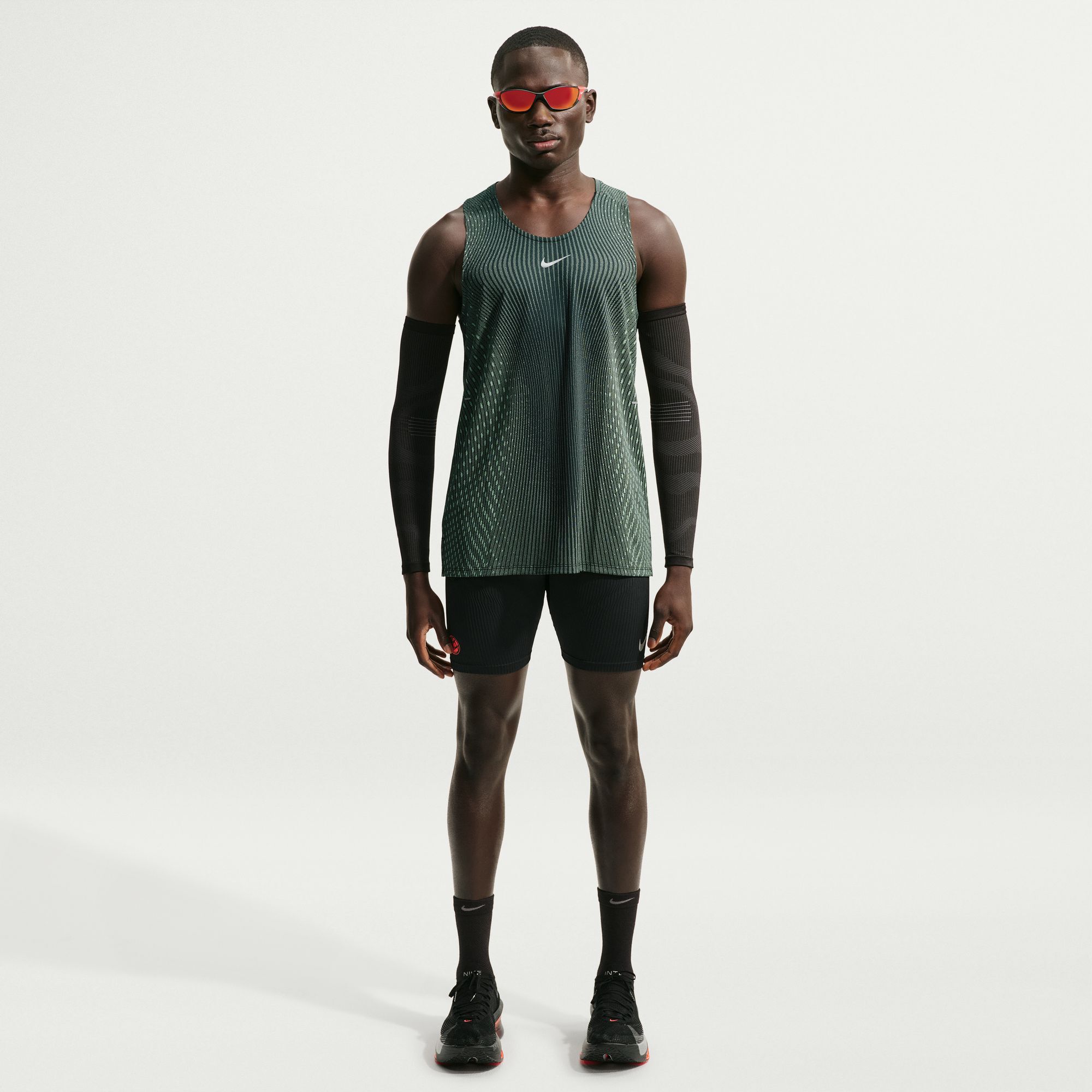 Nike Stride image number 0