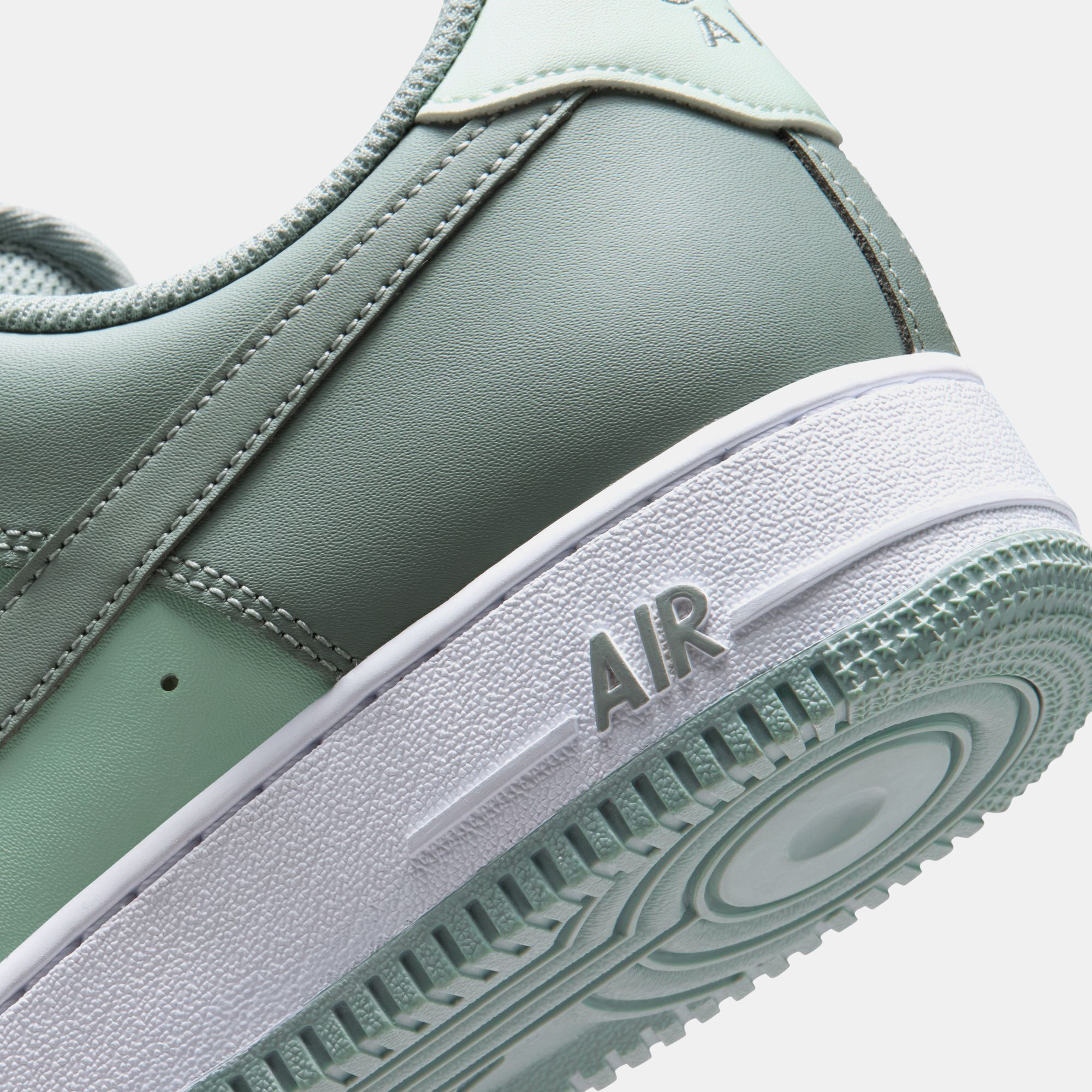 Nike Air Force 1 '07 image number 10