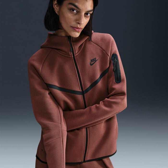 نايكي سبورتسوير تك فليس ويندرانر image number 0 نايكي سبورتسوير تك فليس ويندرانر image number 0