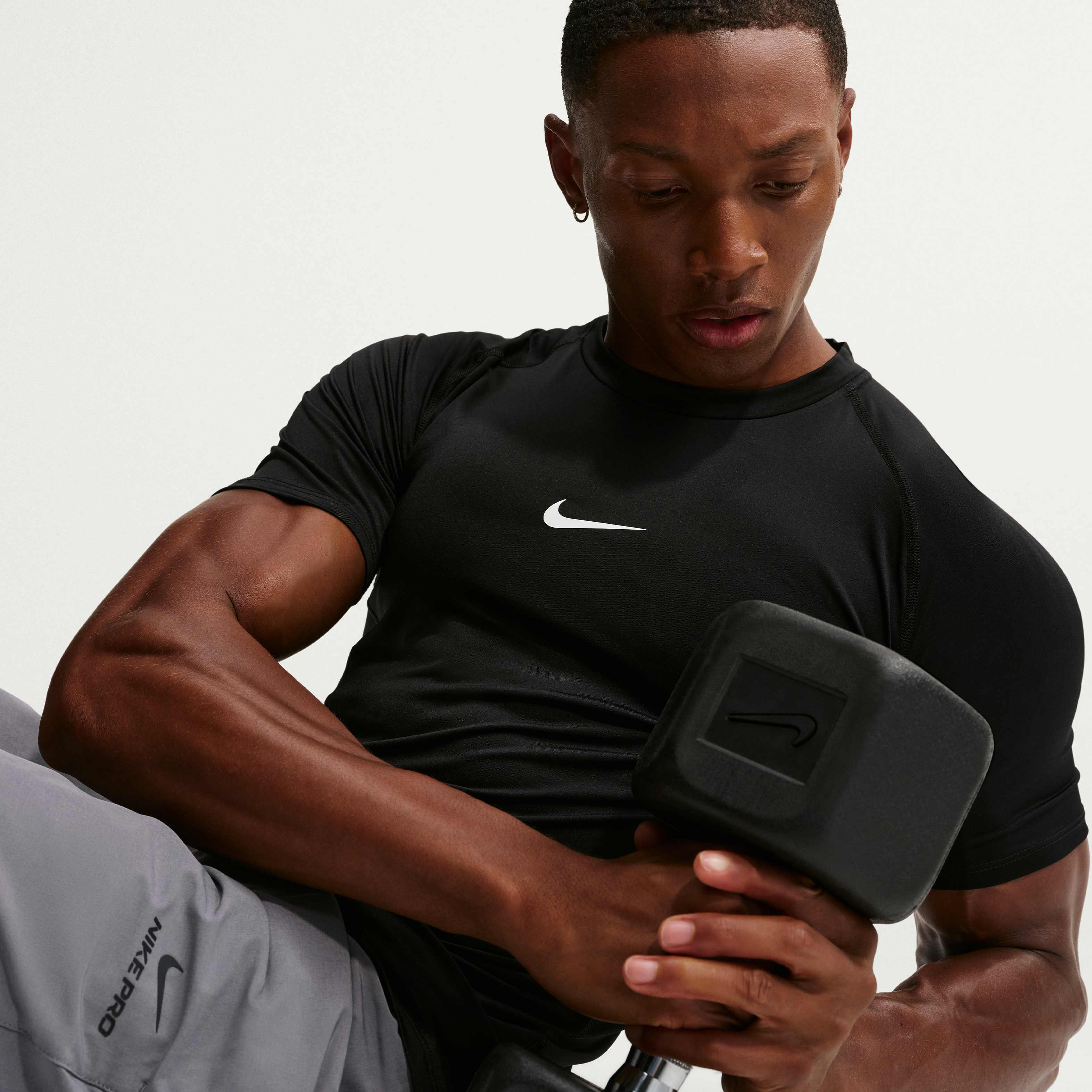 Nike Pro image number 2