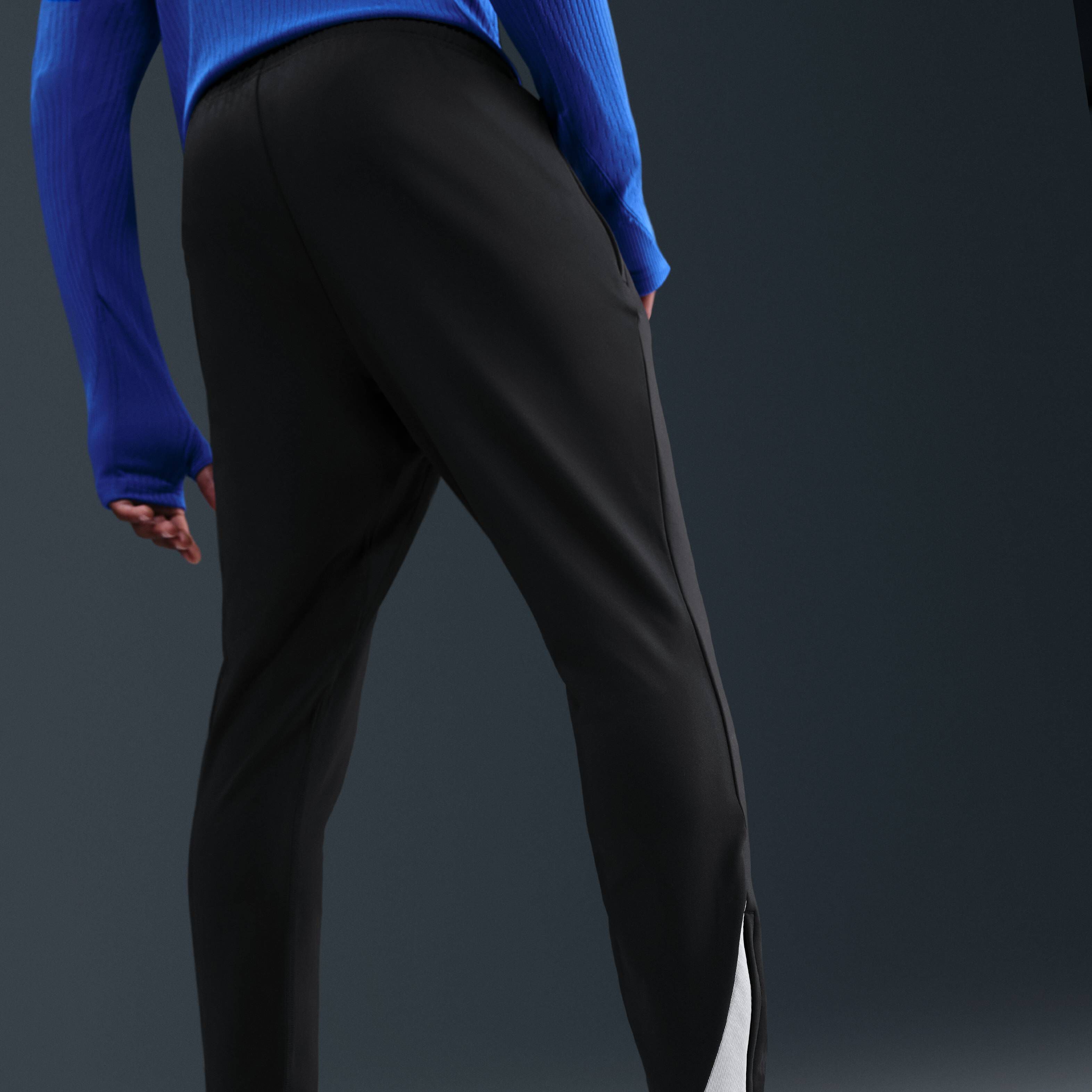 Chelsea F.C. Strike Third image number 2