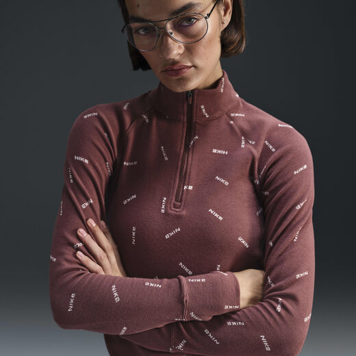 Retro Looks-Nike, Nike Sportswear Collection, Women's Slim 1/2-Zip Long-Sleeve Logo Top