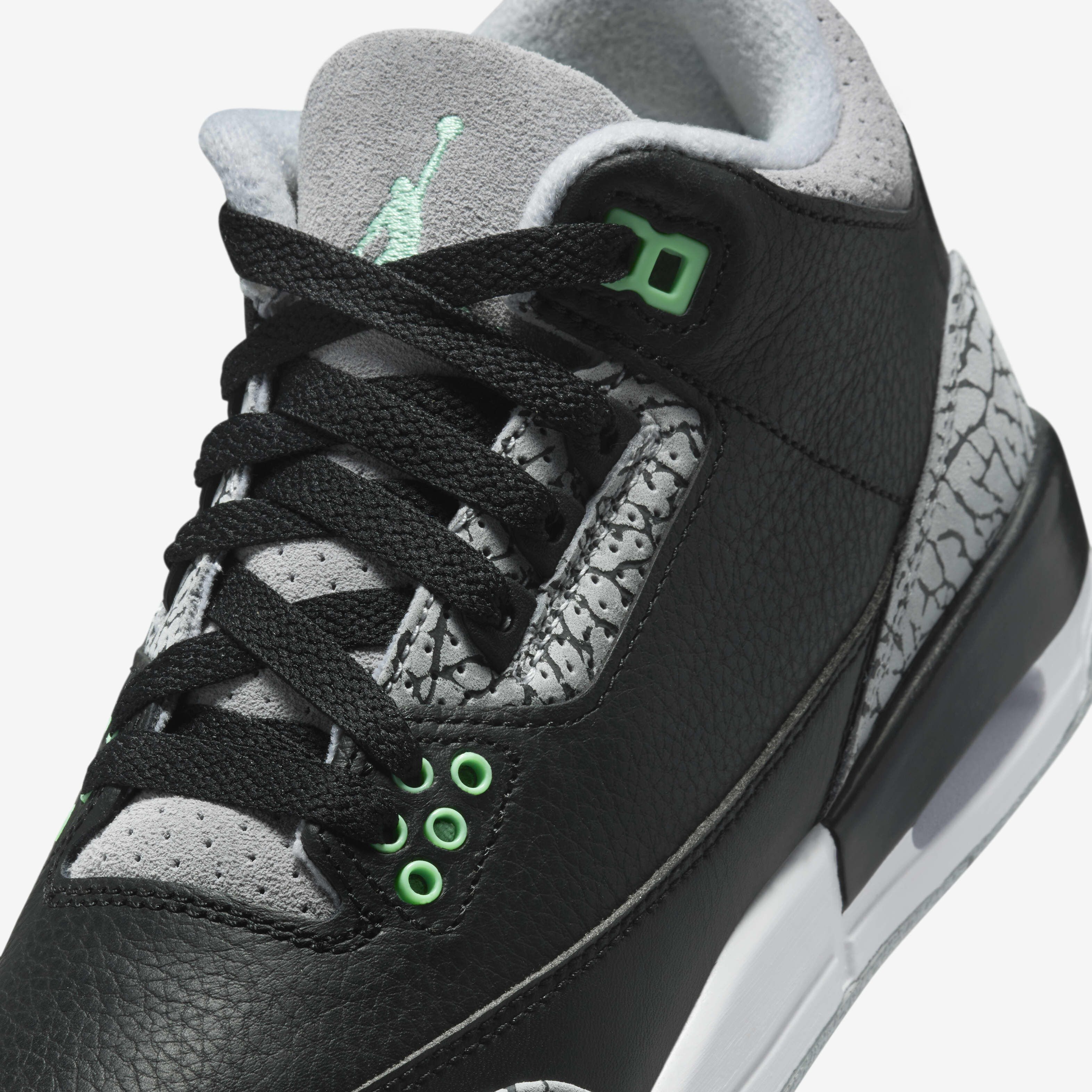 Air Jordan 3 Retro 'Medium Olive' image number 6