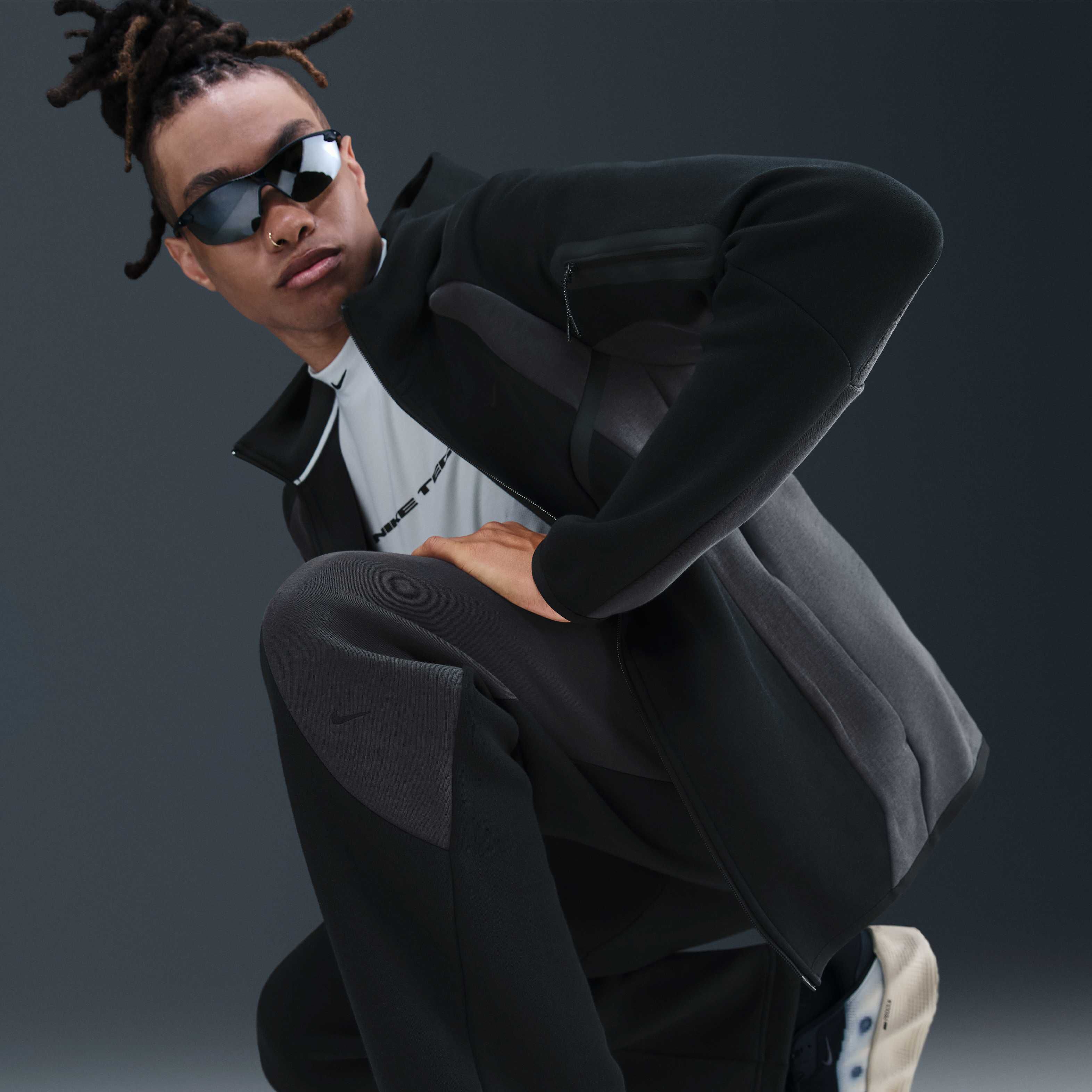 نايكي تك image number 4