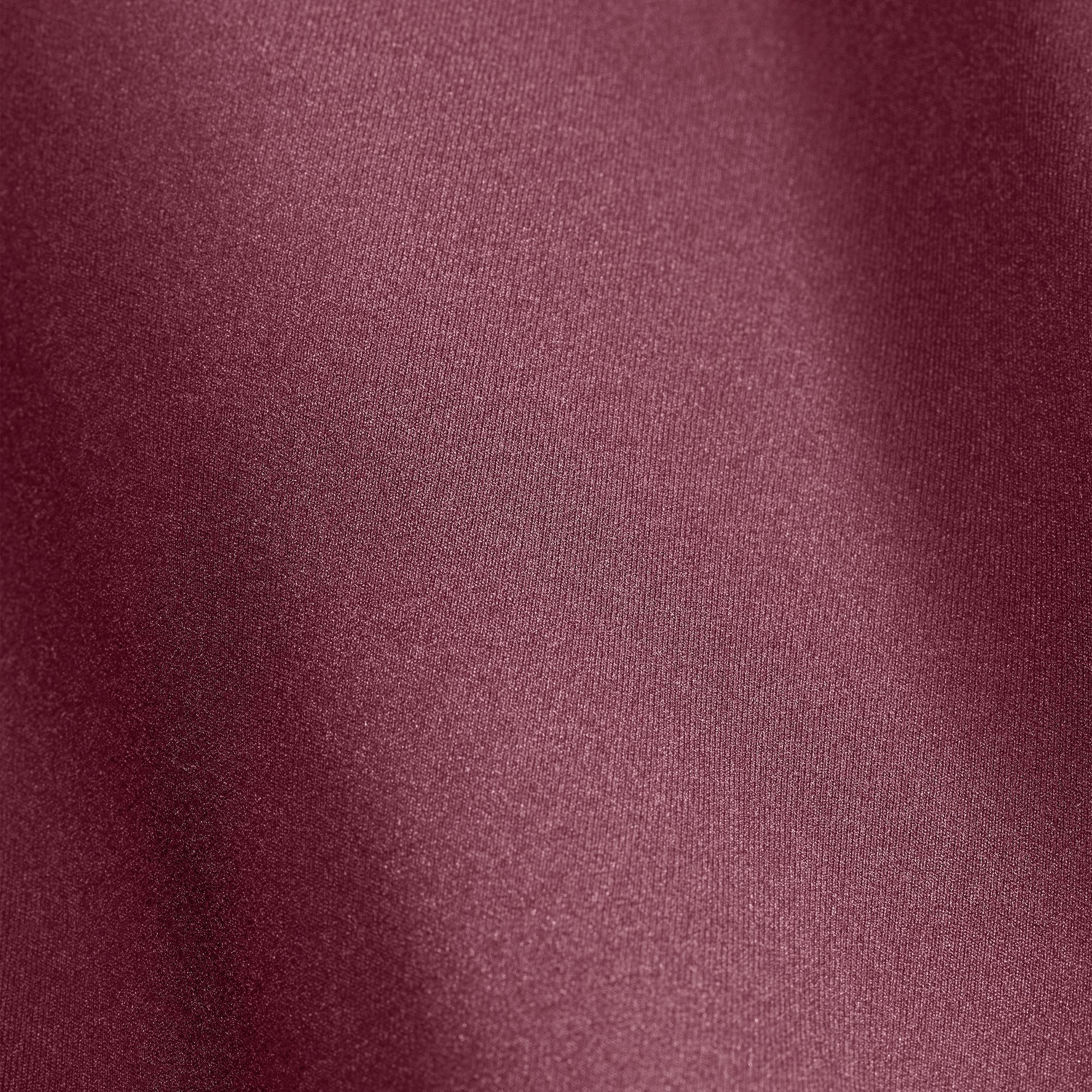 نايكي يونيفيرسا image number 2