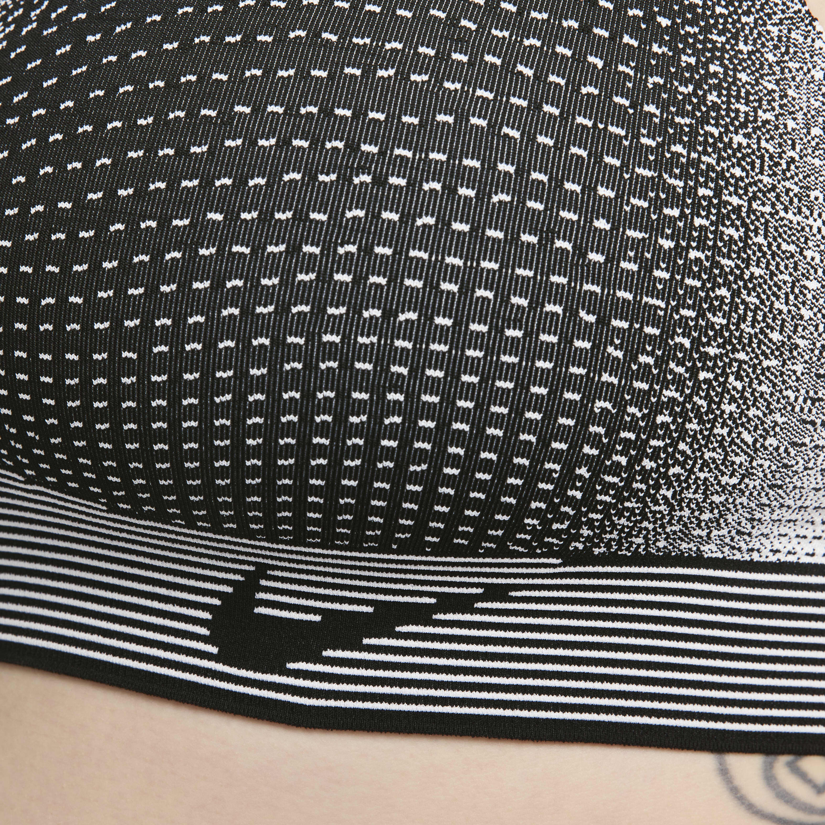 Nike Swoosh Flyknit image number 15