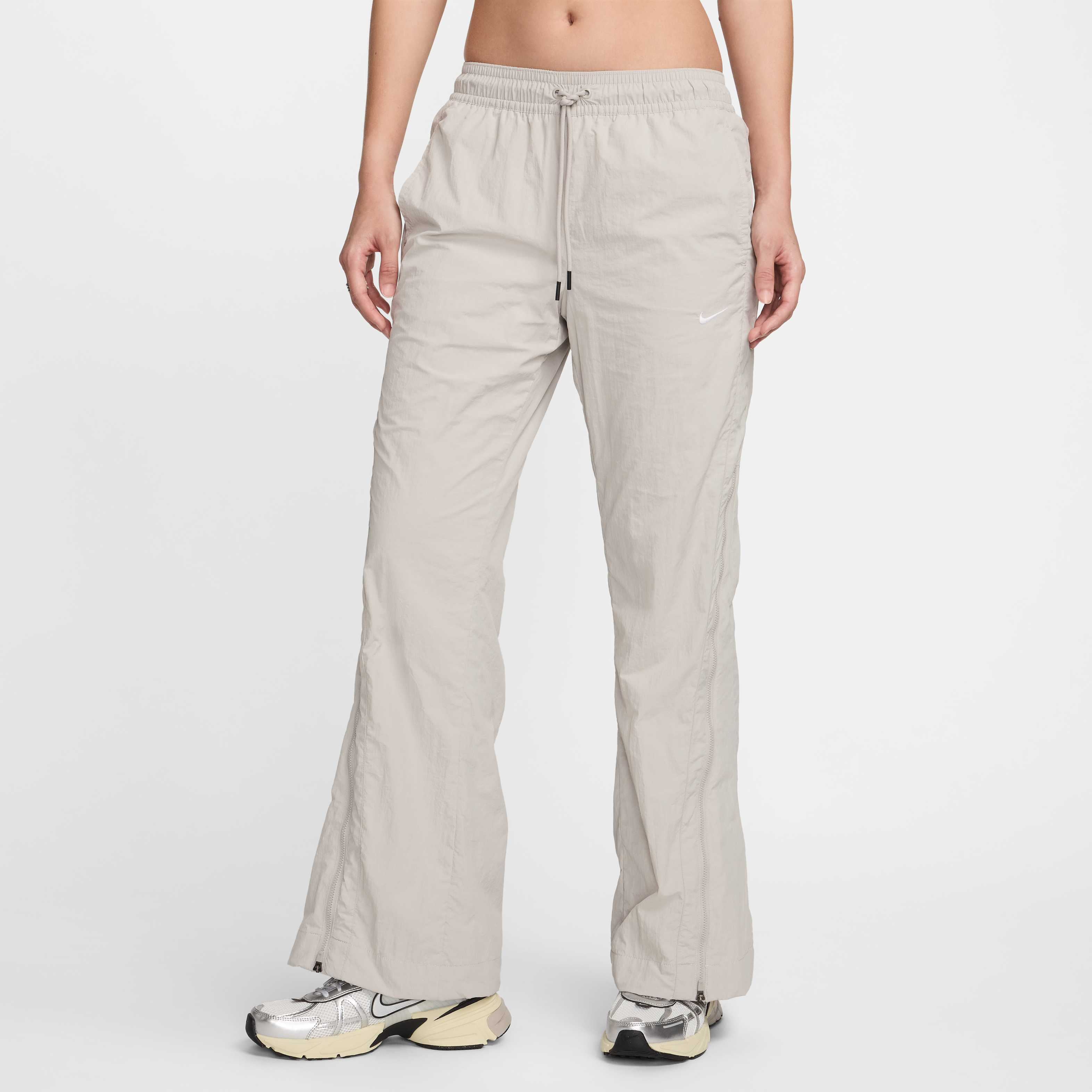 نايكي سبورتسوير كوليكشن image number 0