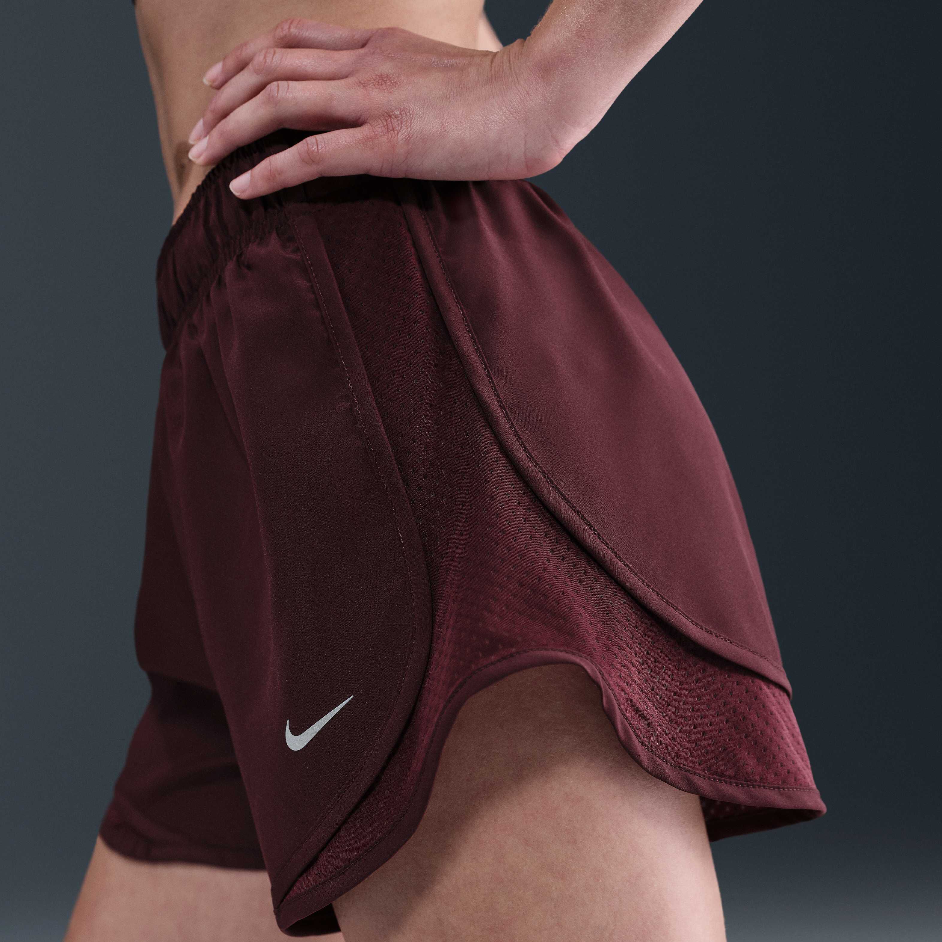 نايكي تيمبو image number 2