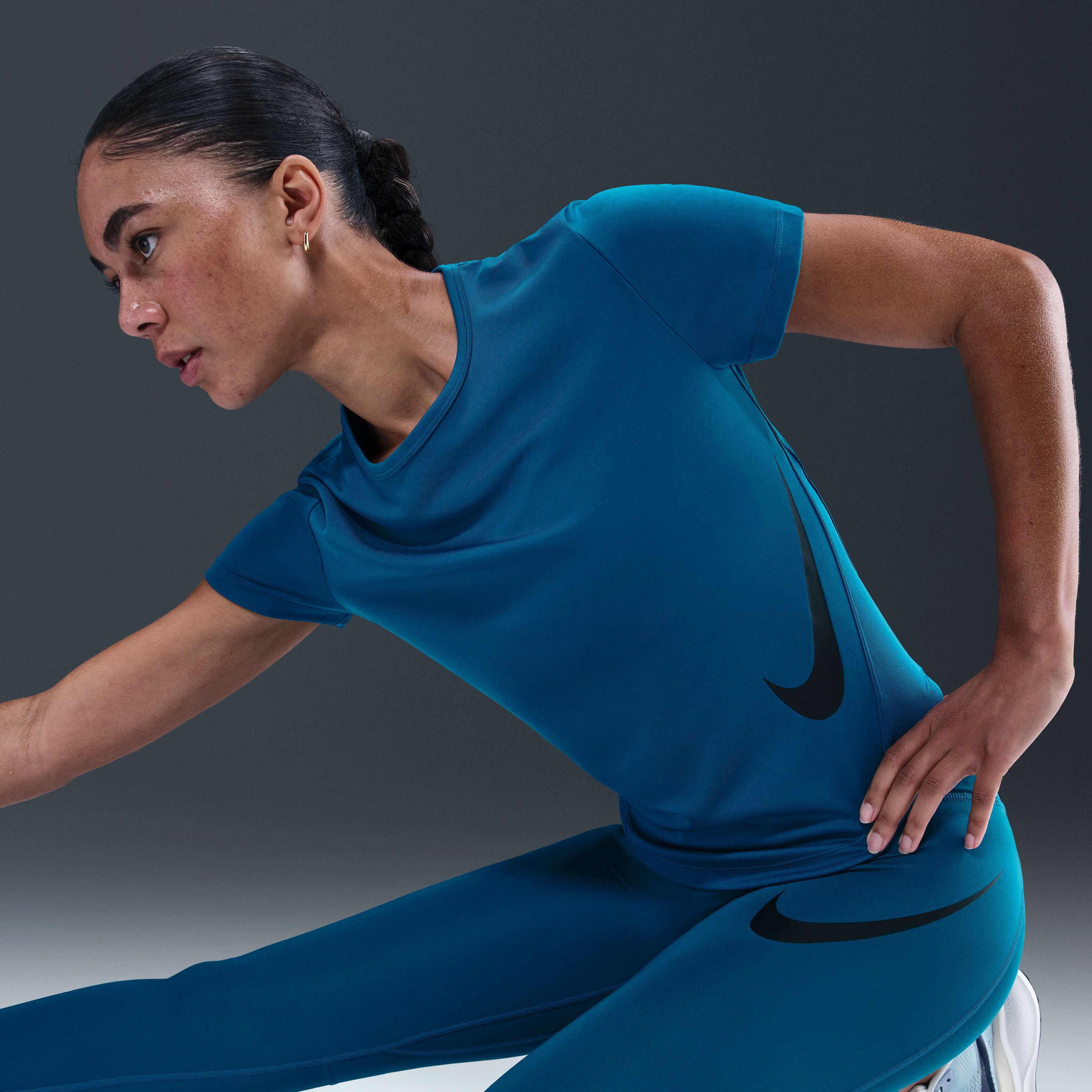 Nike Tempo Swoosh Run image number 4