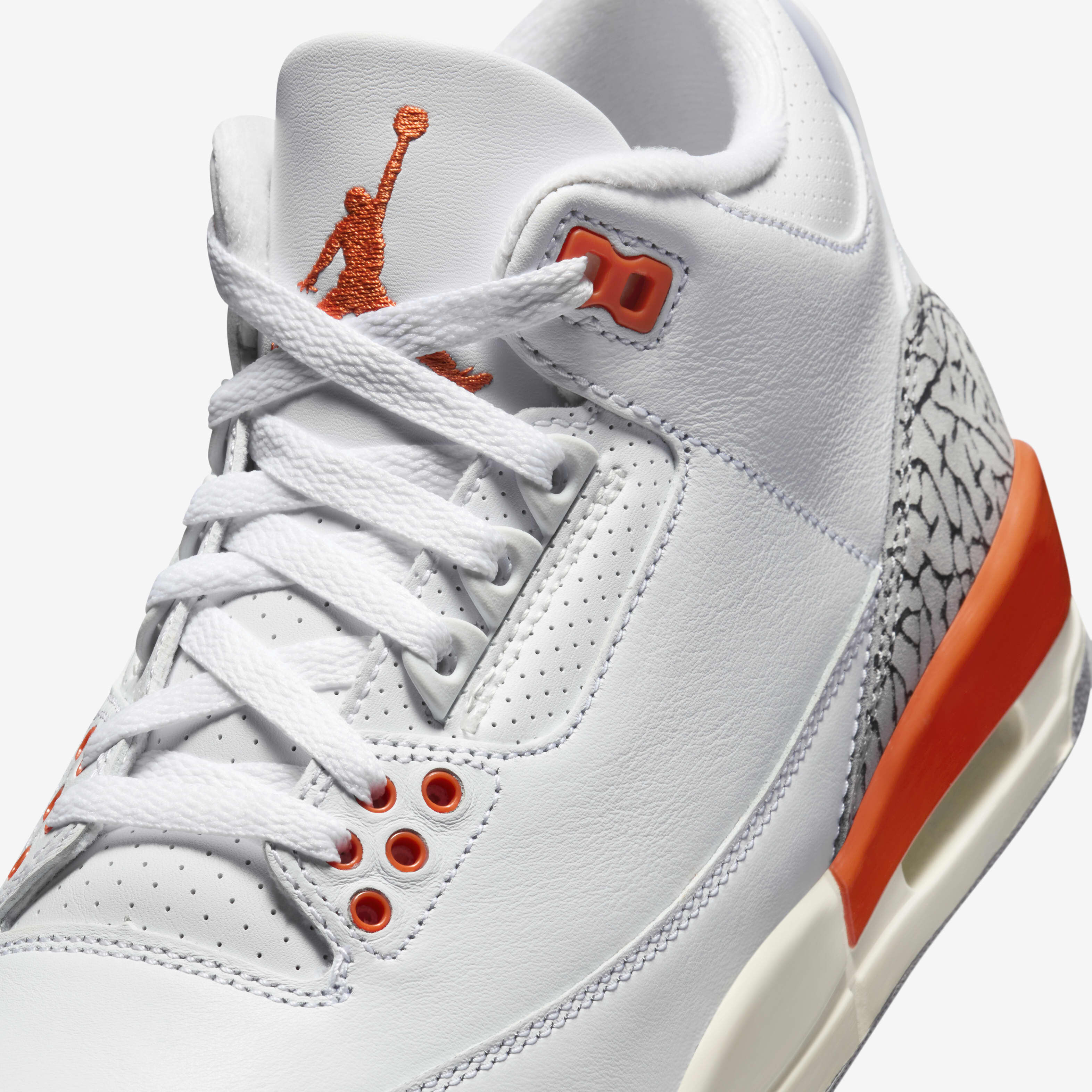 Air Jordan 3 Retro image number 6