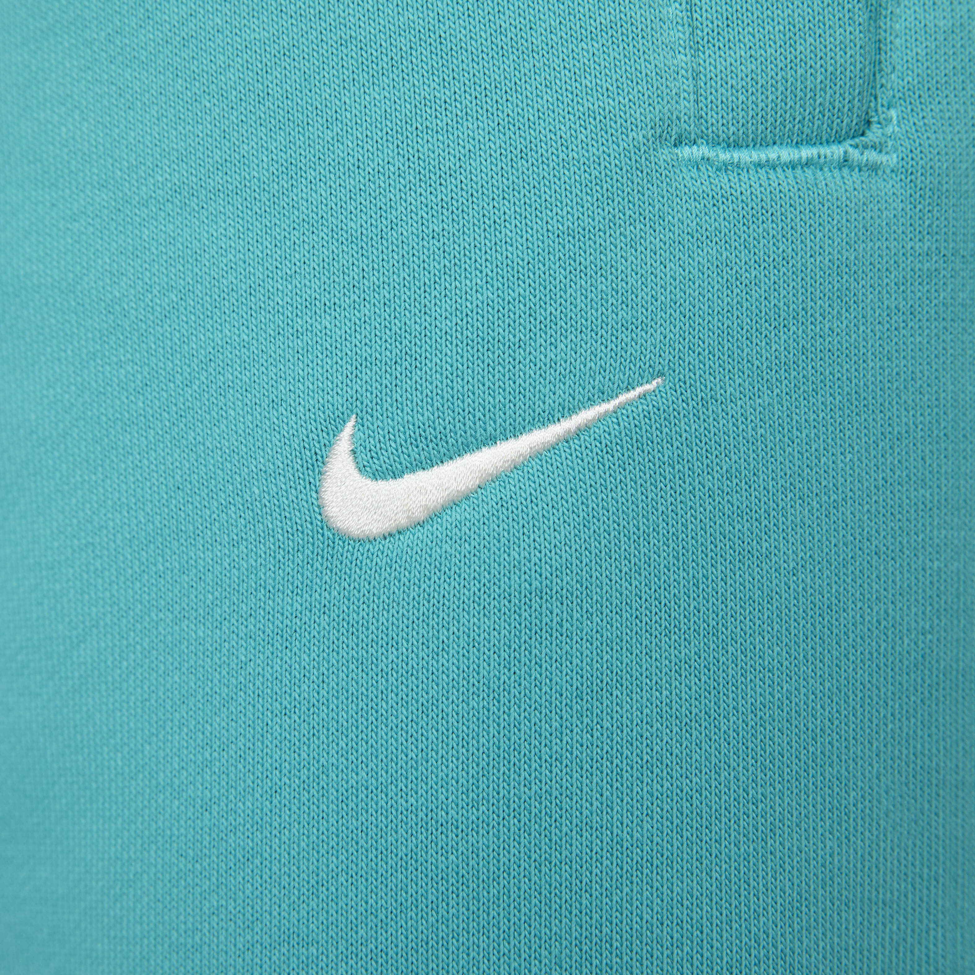 Nike Standard Issue image number 4