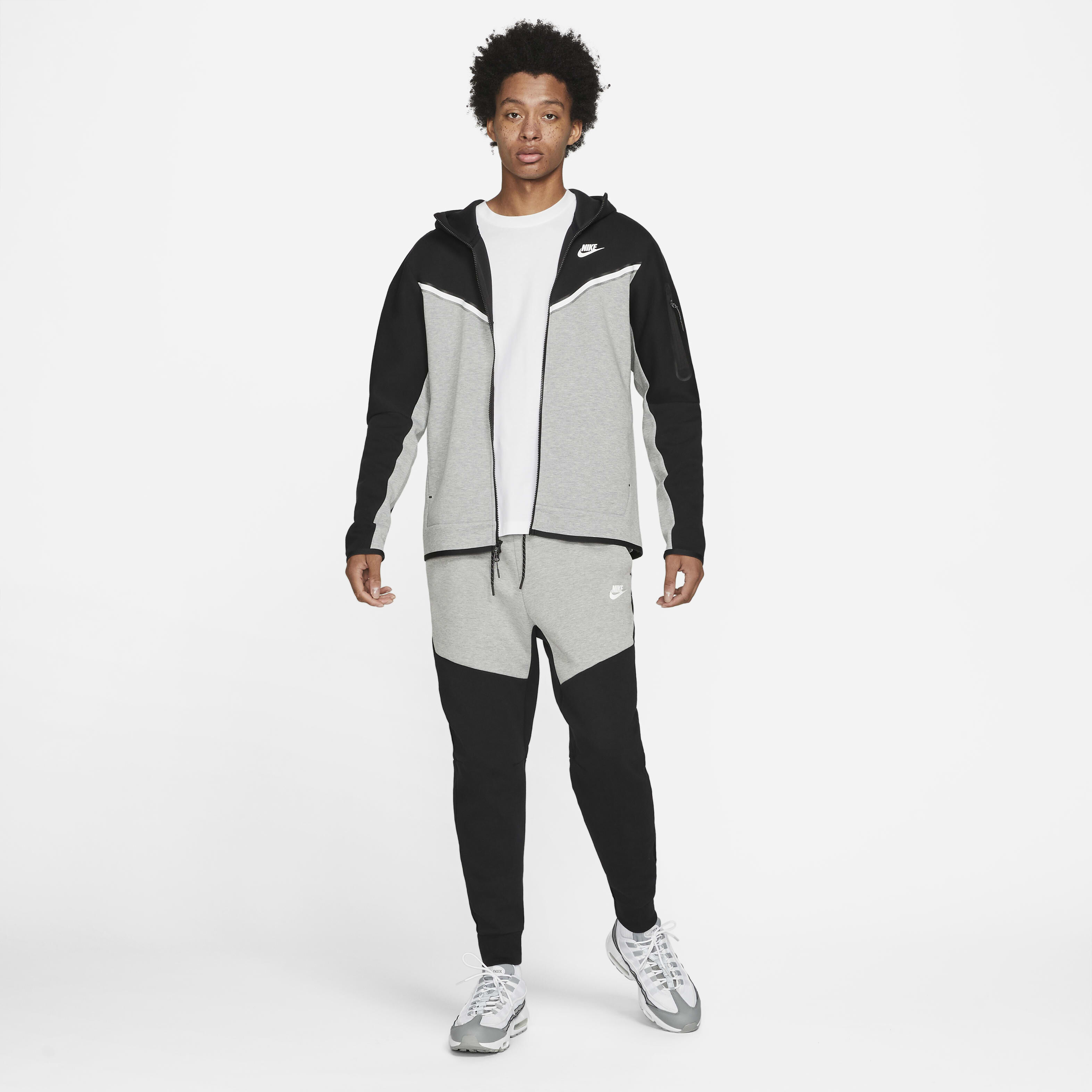 Nike Sportswear Tech Fleece image number 7