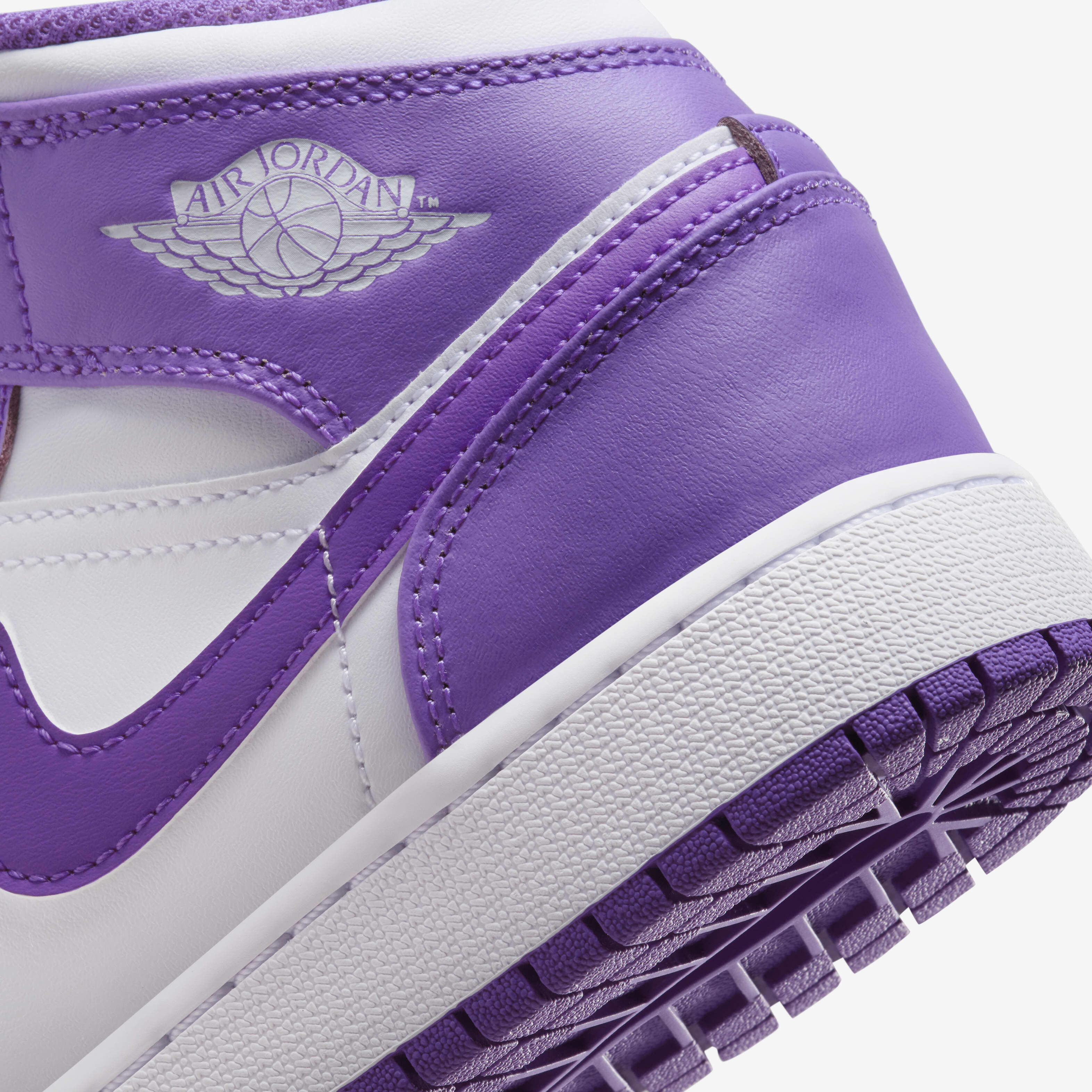 Air Jordan 1 Mid image number 7