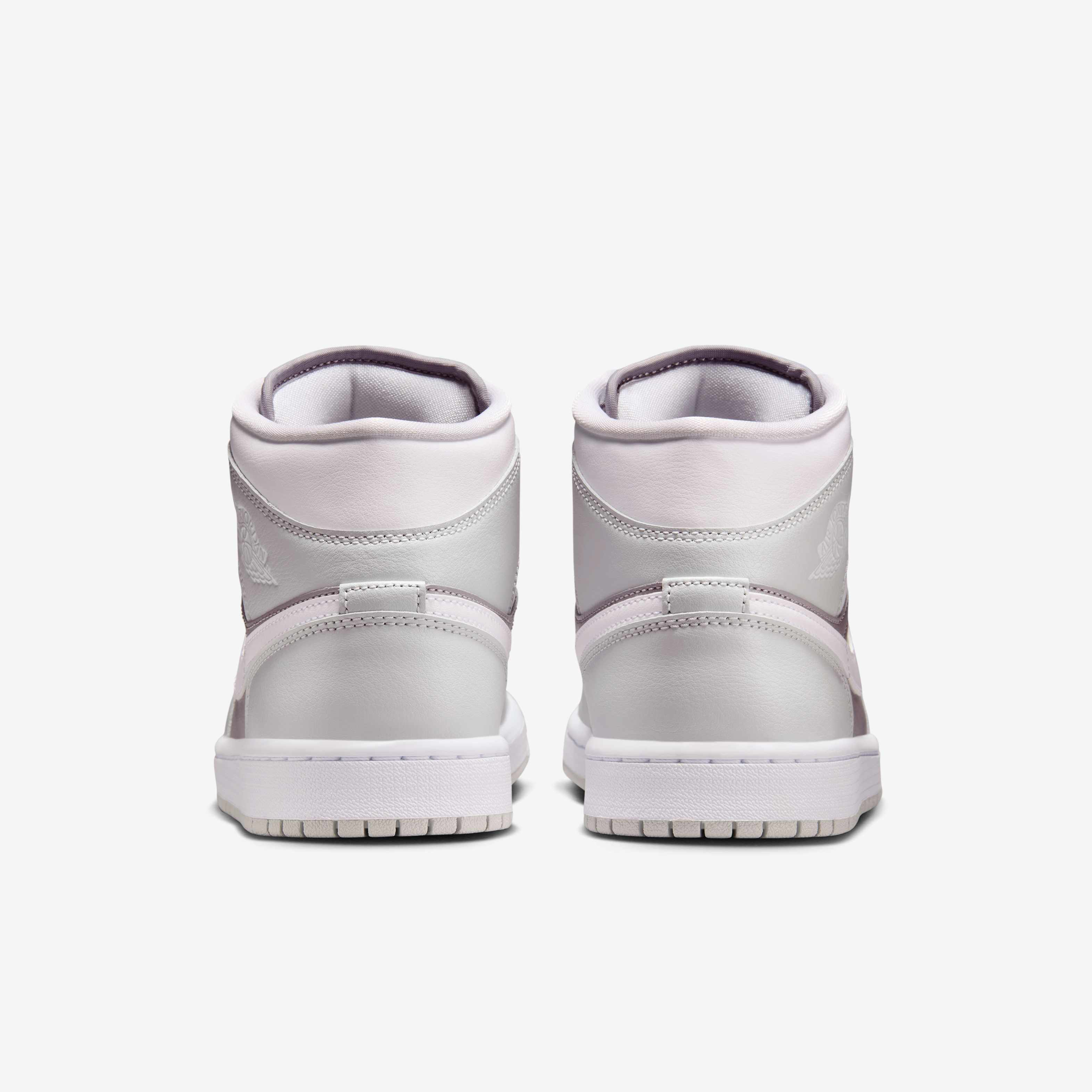 Air Jordan 1 Mid Shoes image number 5