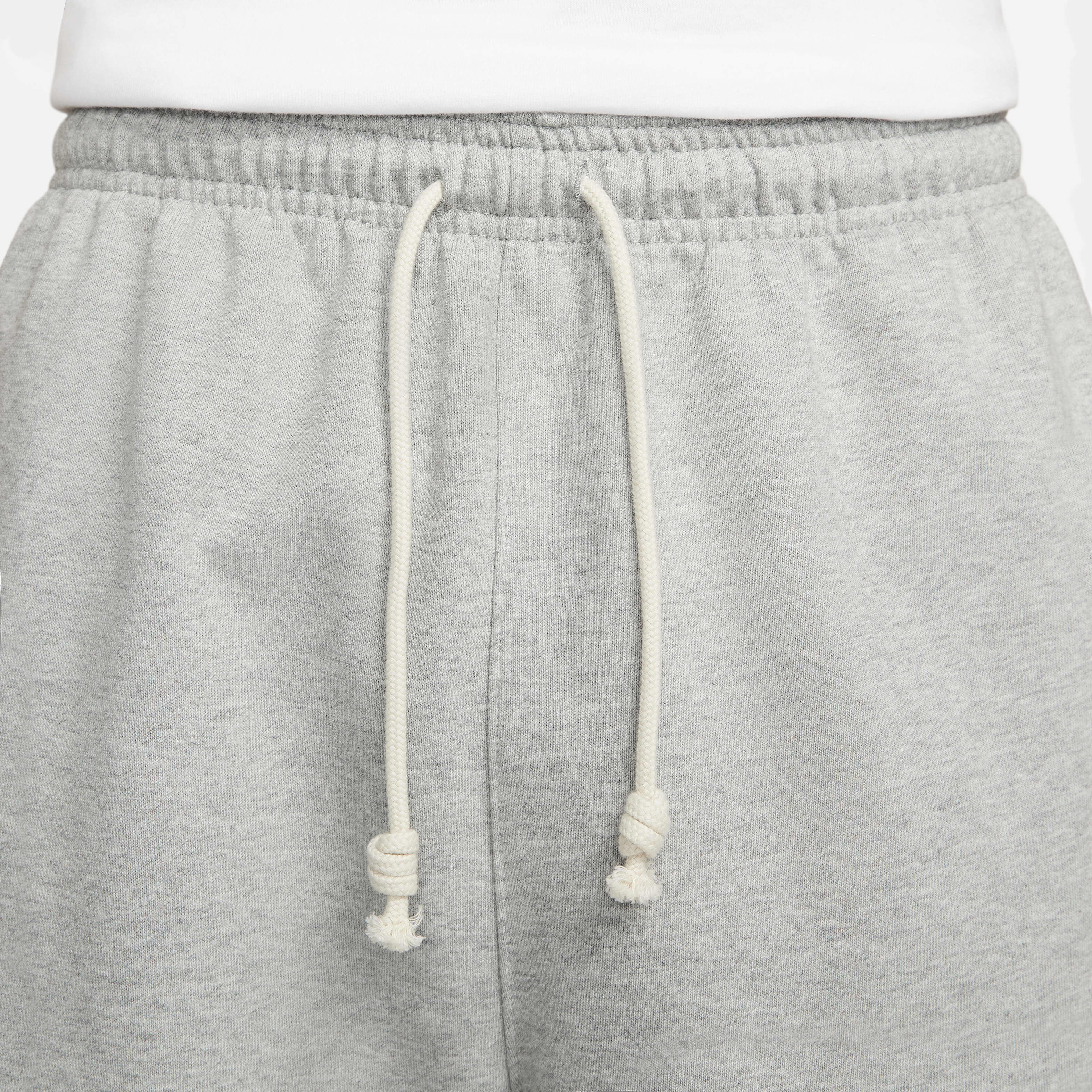 Nike Standard Issue image number 4