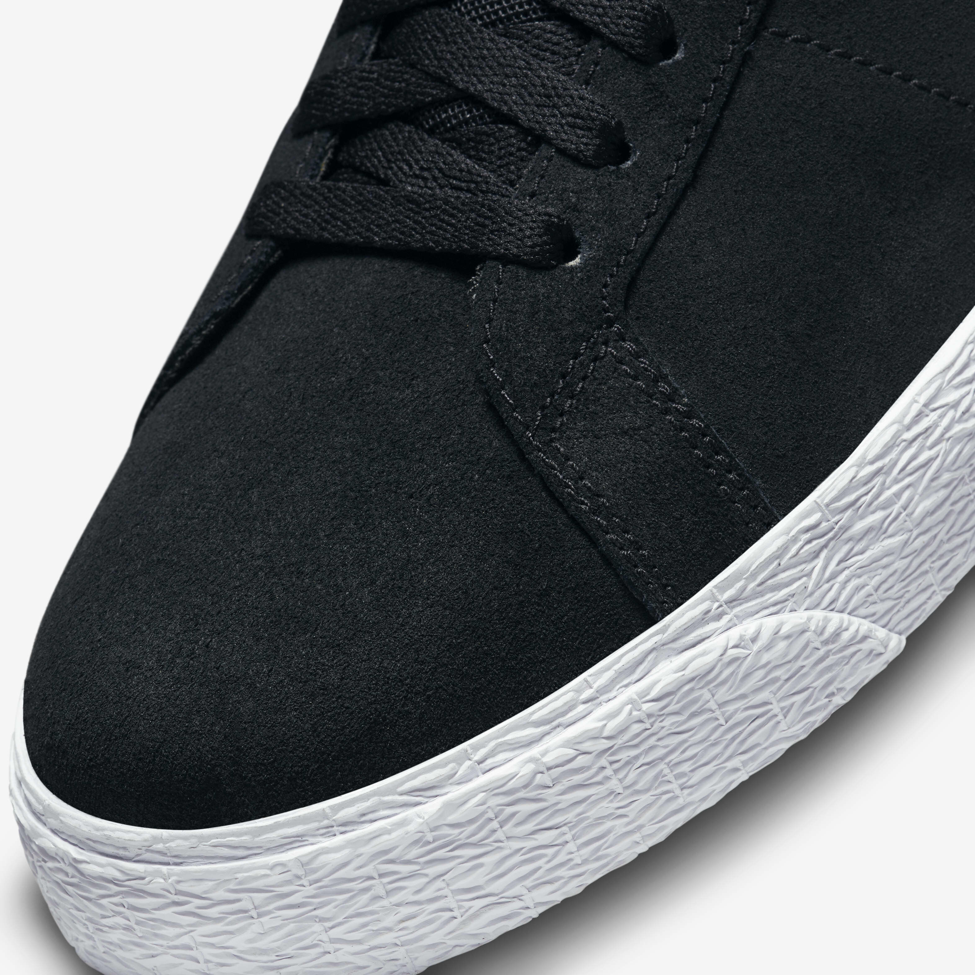 Nike sb zoom blazer chukka black top
