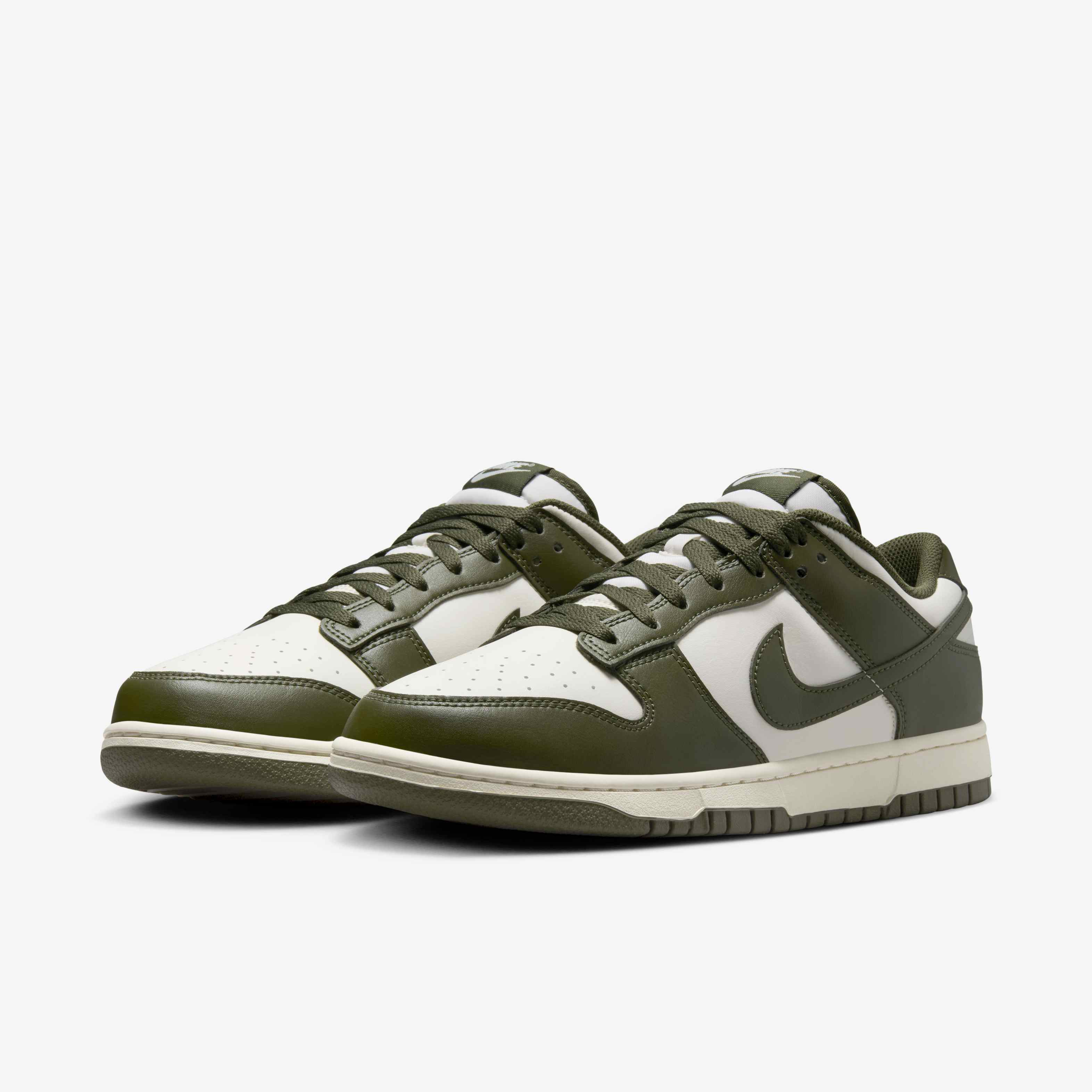 Nike Dunk Low Retro image number 4