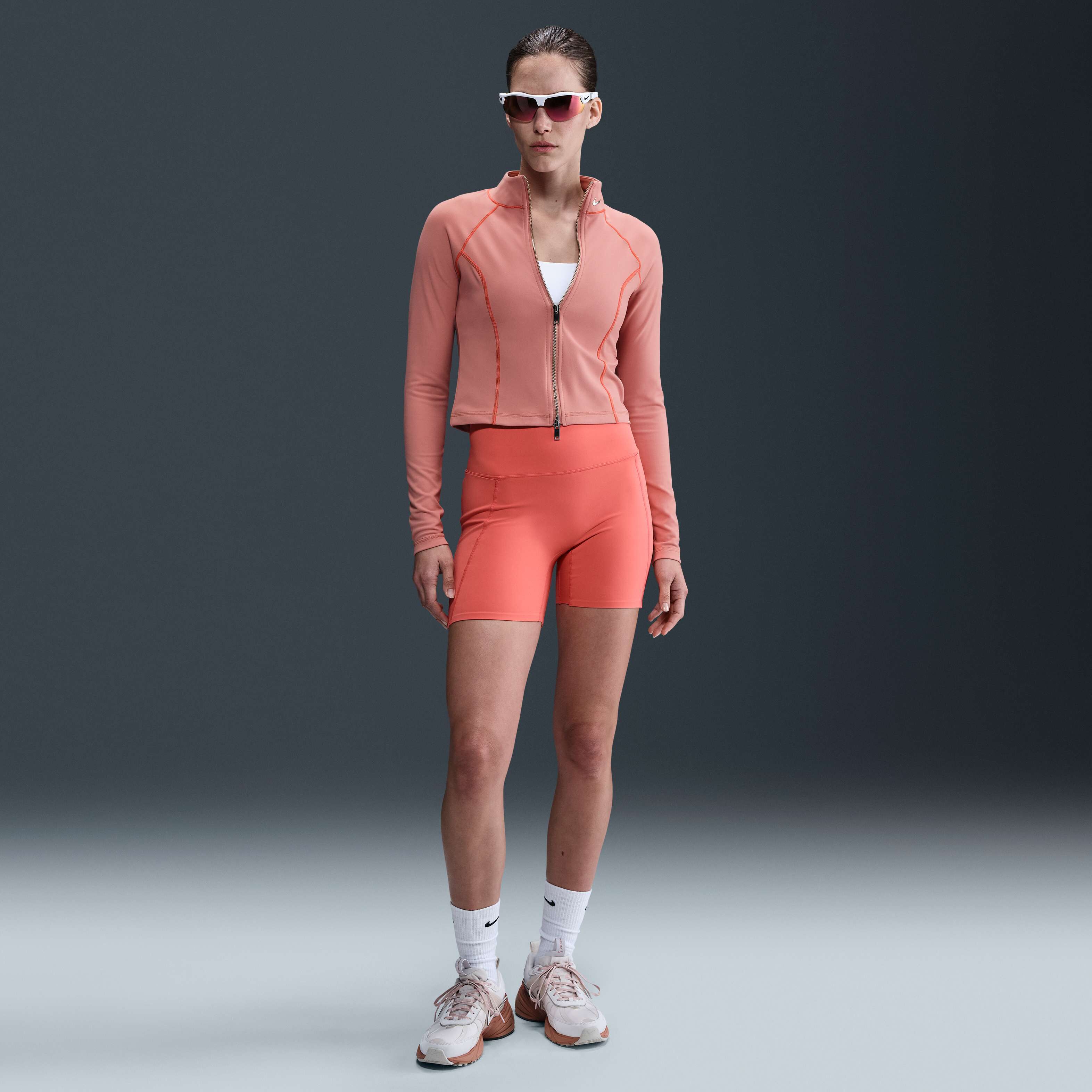 نايكي سبورتسوير image number 3