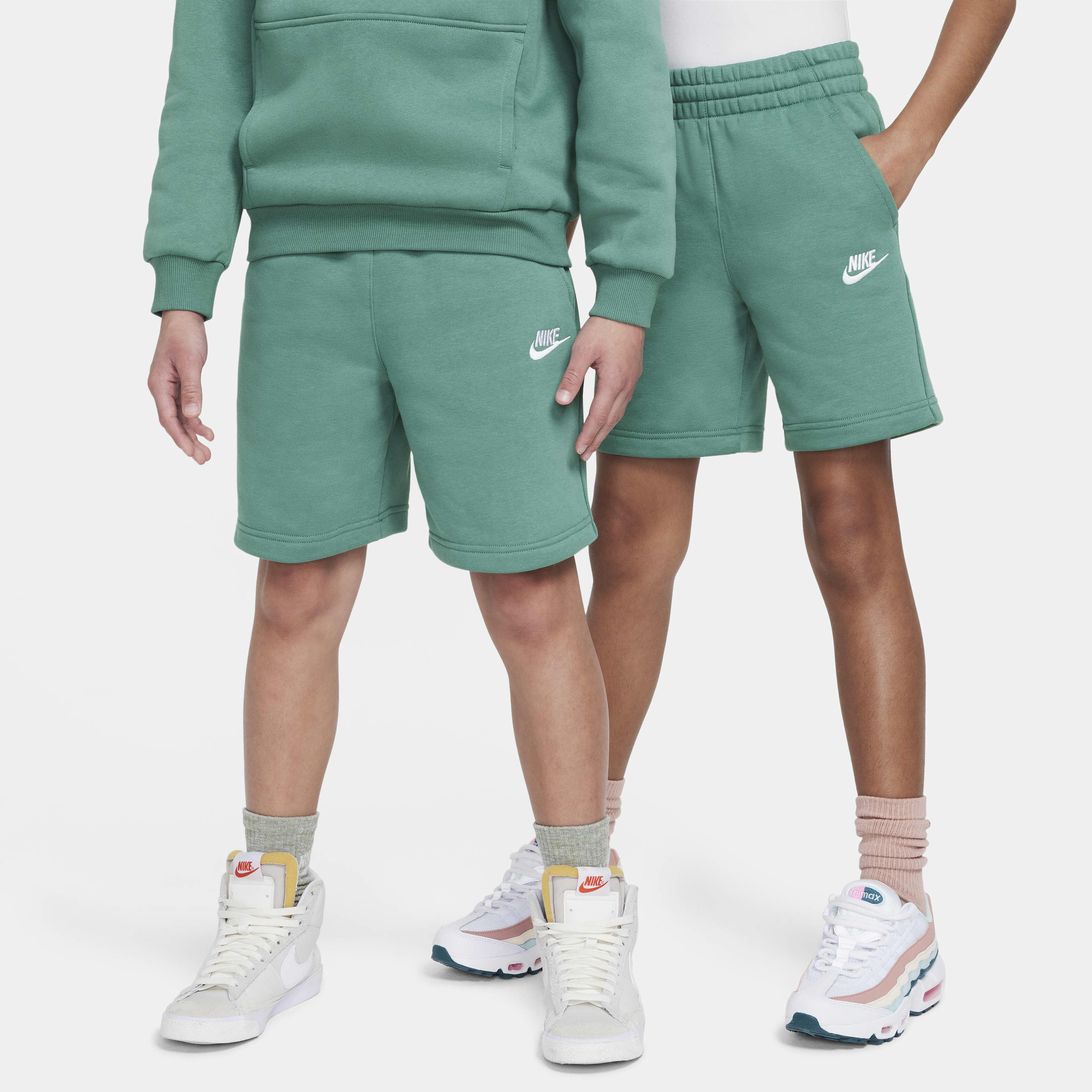 نايكي سبورتسوير كلوب فليس image number 0