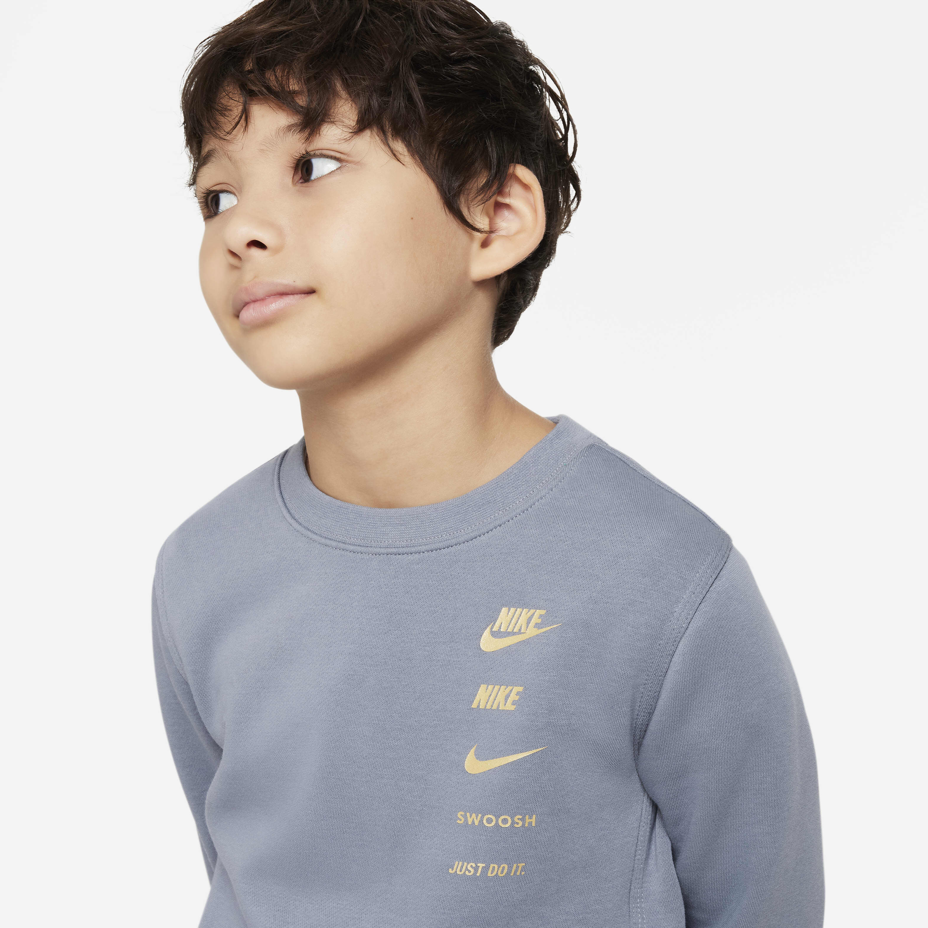 نايكي سبورتسوير ستاندرد ايشيو image number 2