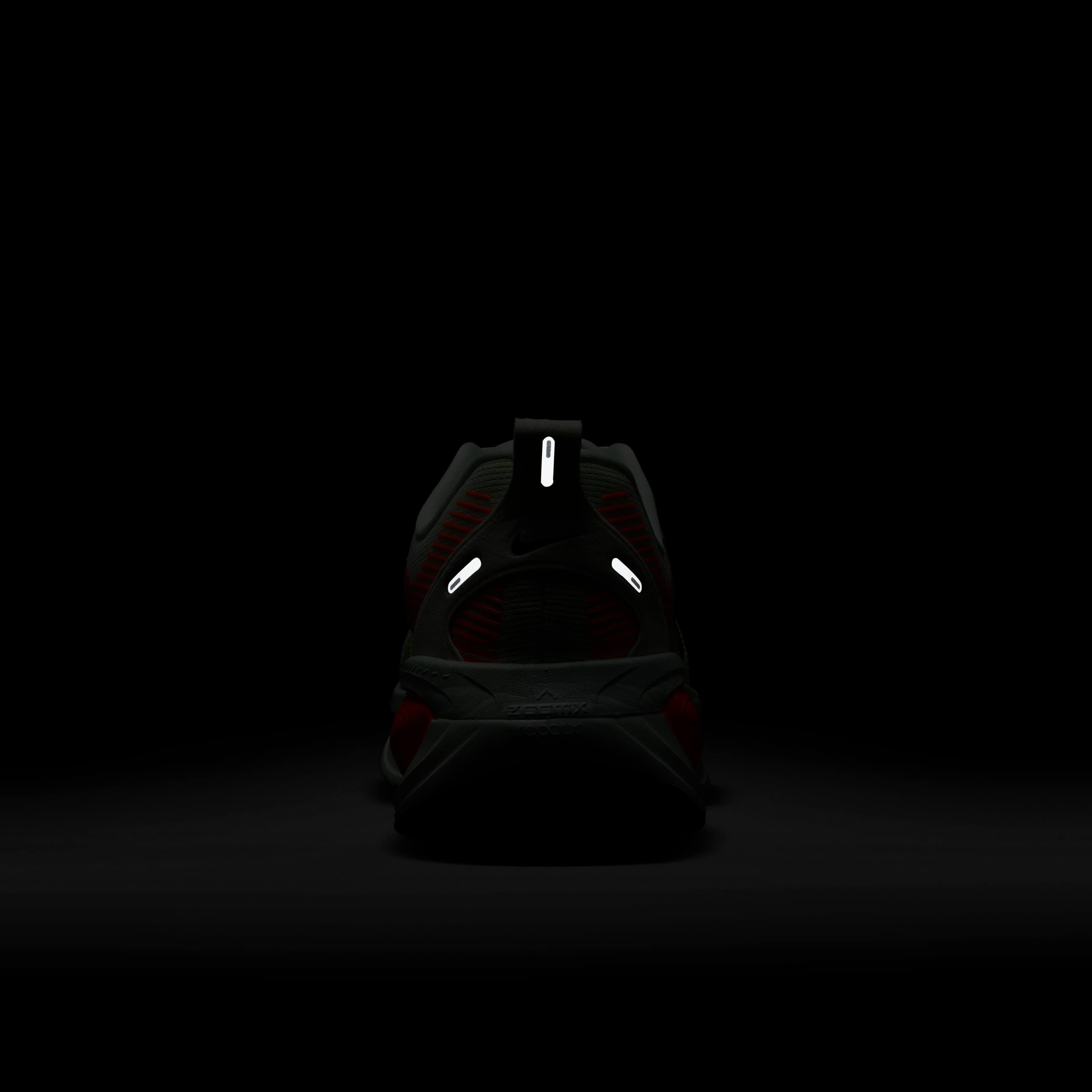 Nike Vomero 18 image number 8