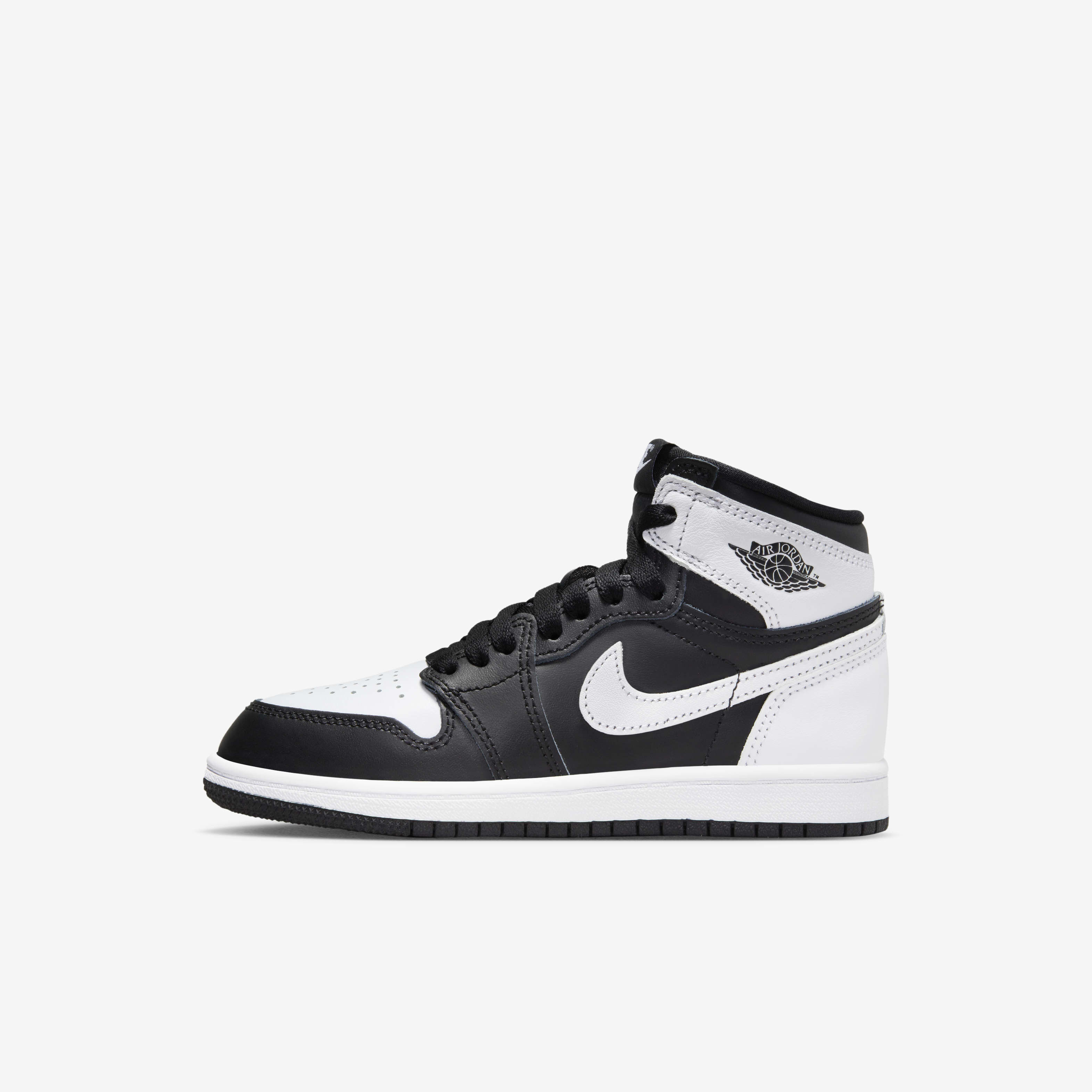 Jordan 1 Retro High OG 'Black & White' image number 0
