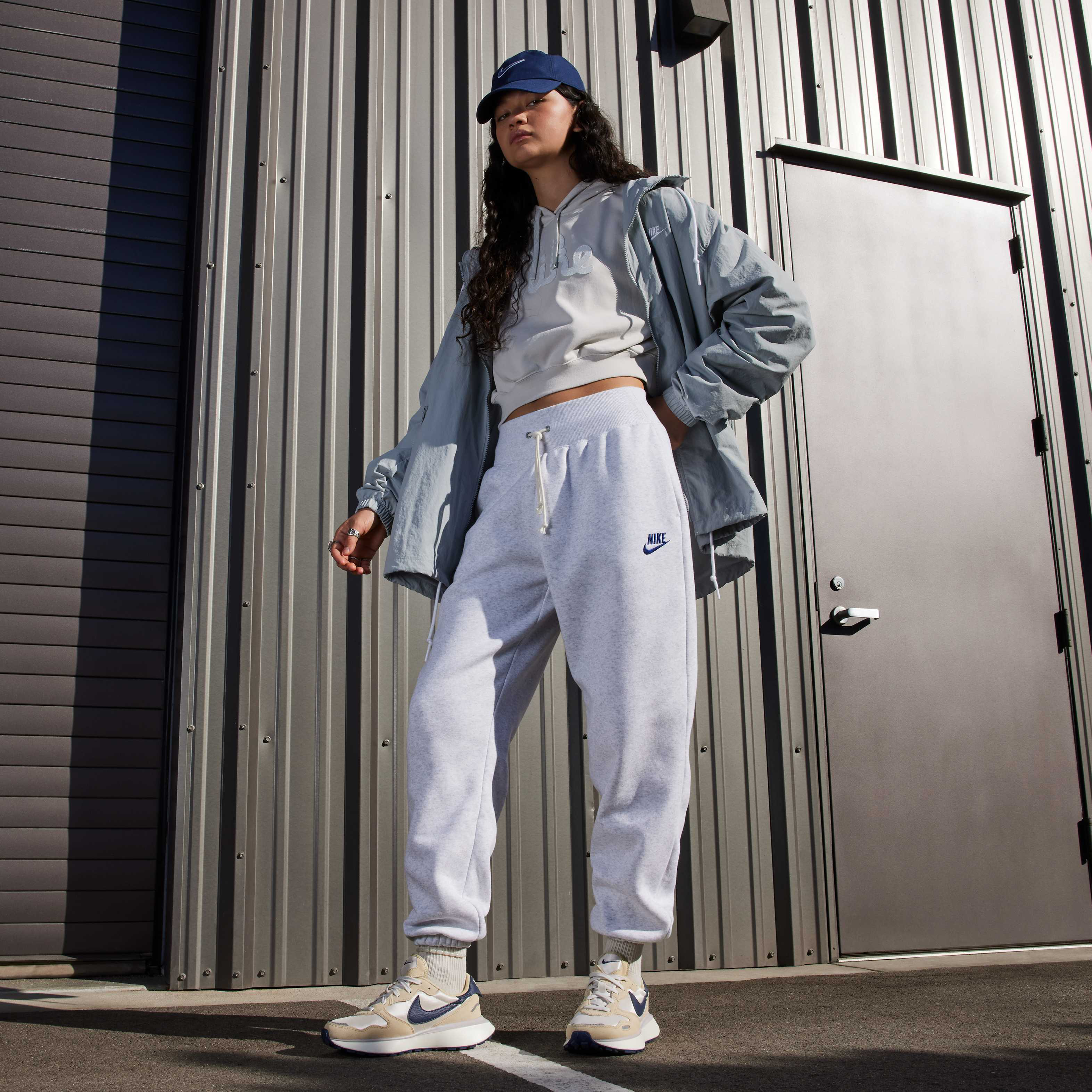 Nike Phoenix Waffle image number 13