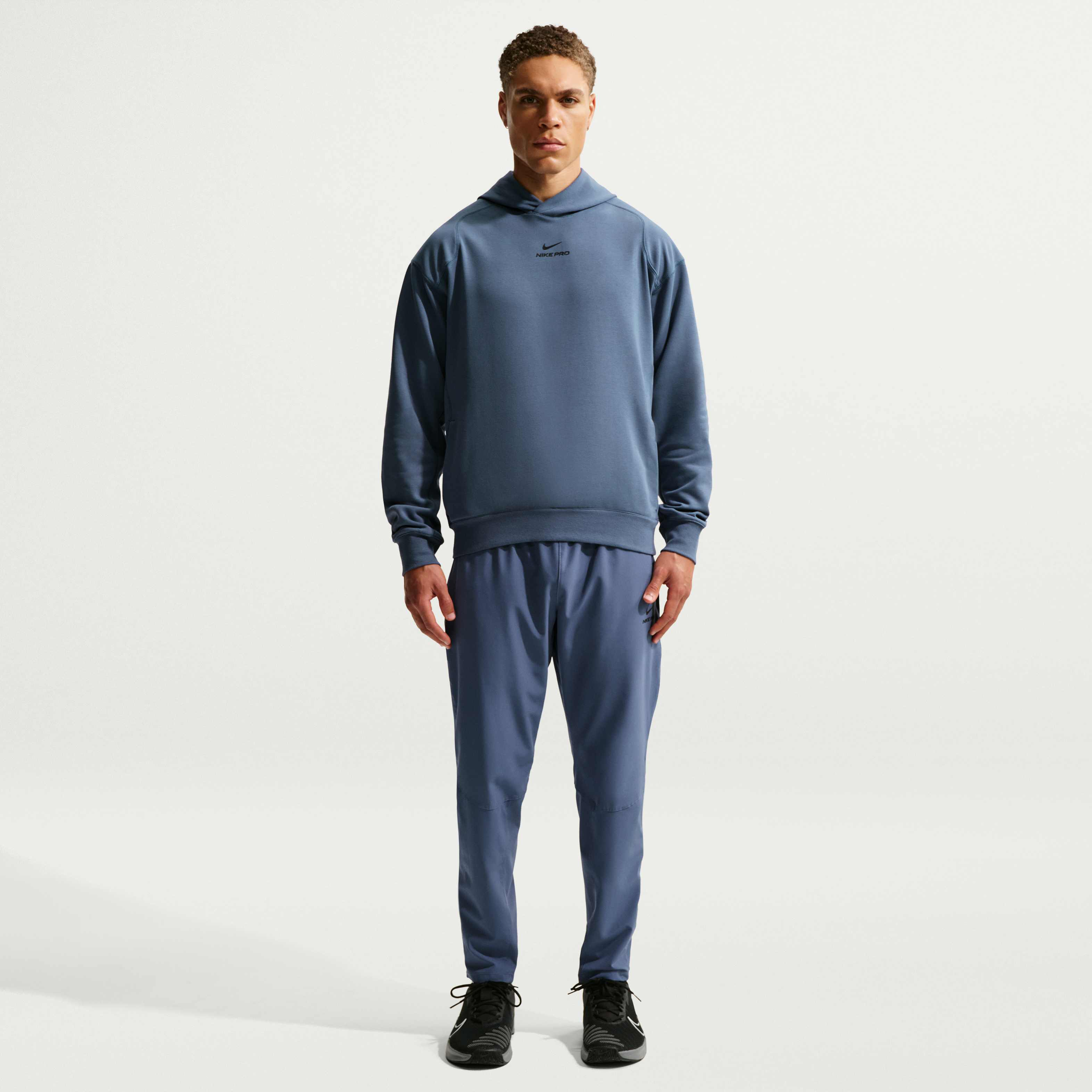 Nike Pro image number 3