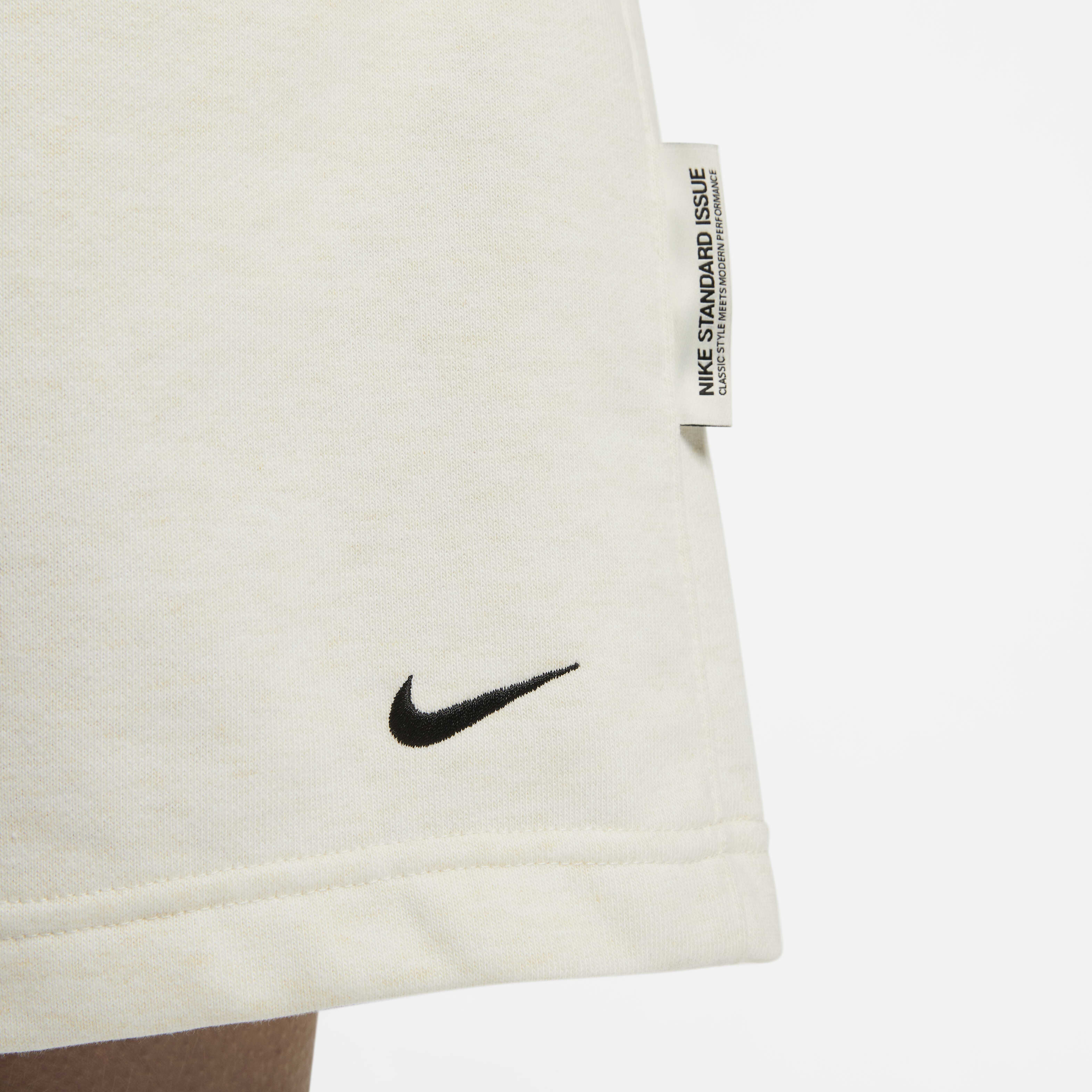 Nike Standard Issue image number 7
