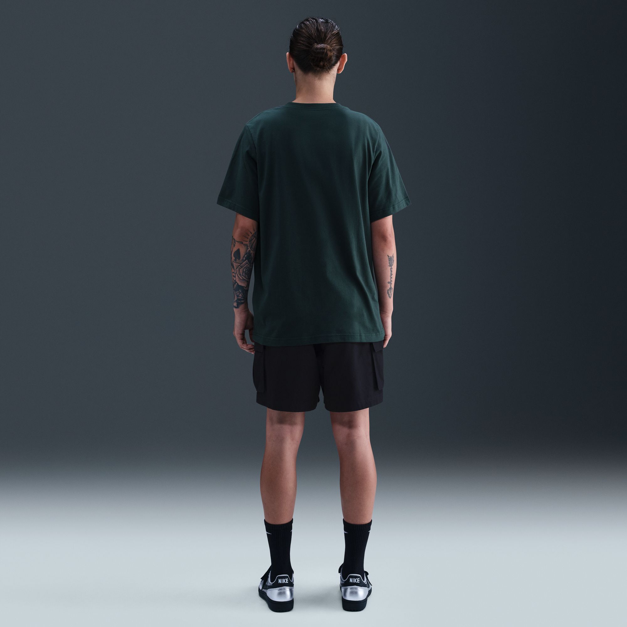 Nike Sportswear Essential image number 2