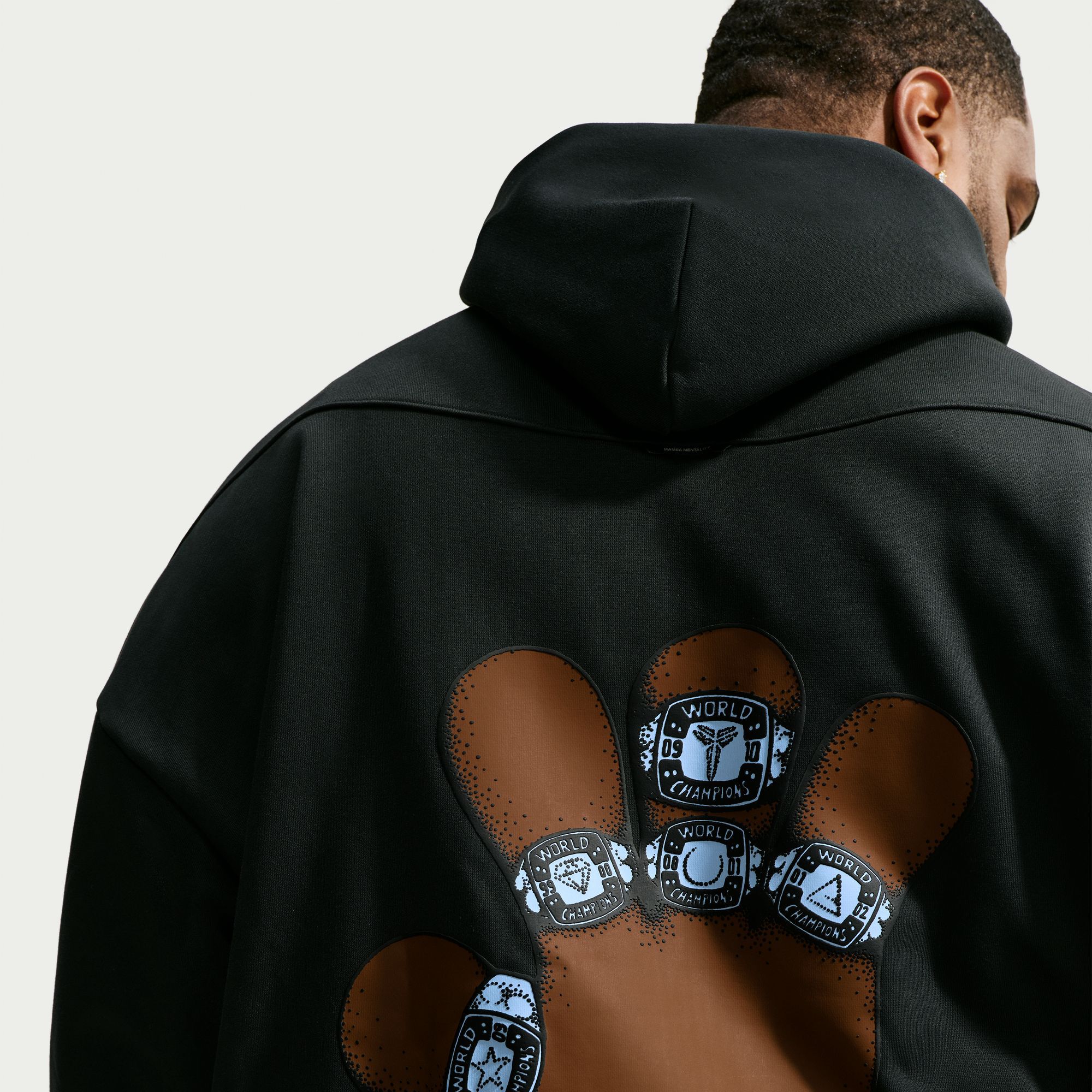 Kobe Nike Standard Issue image number 6