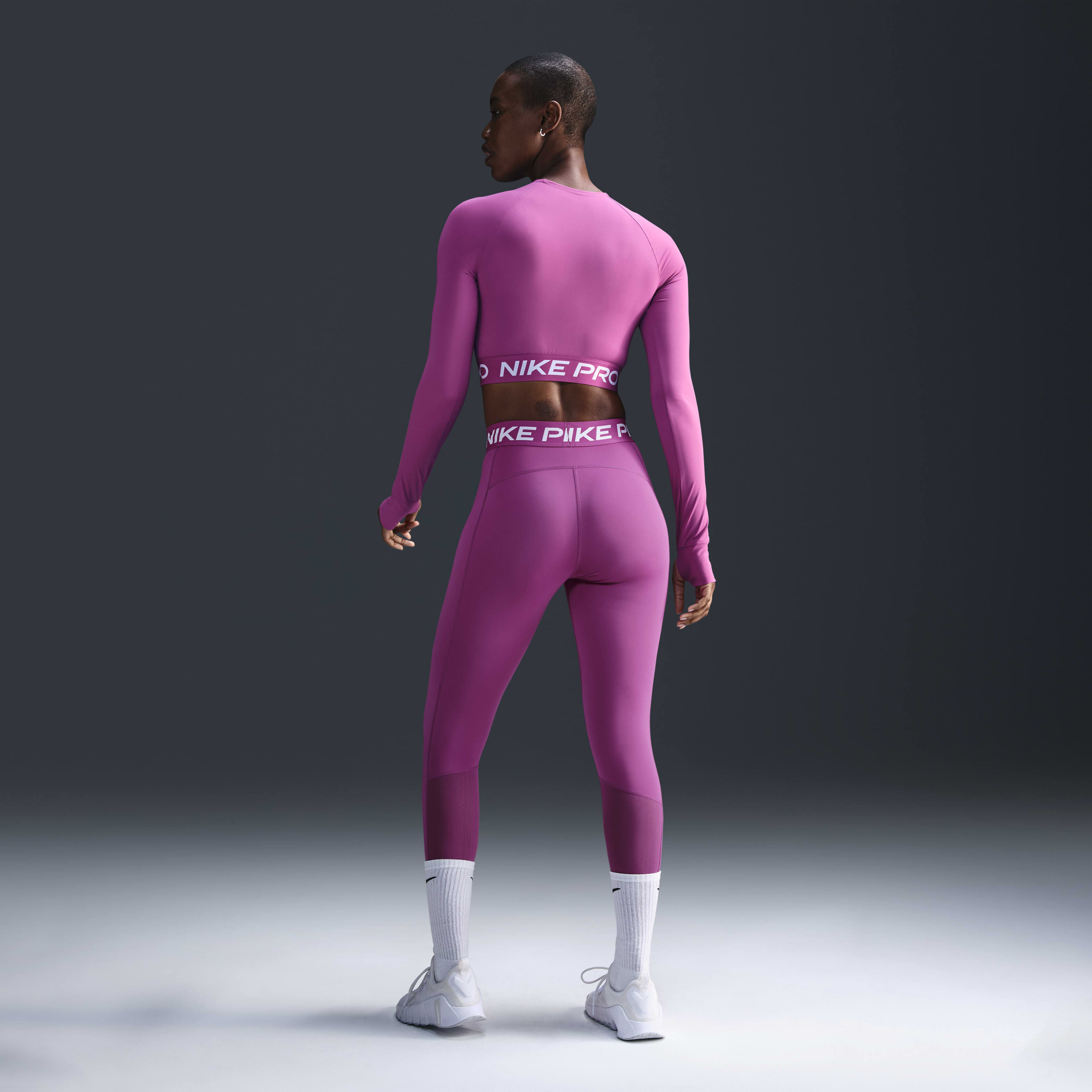 Nike Pro image number 3