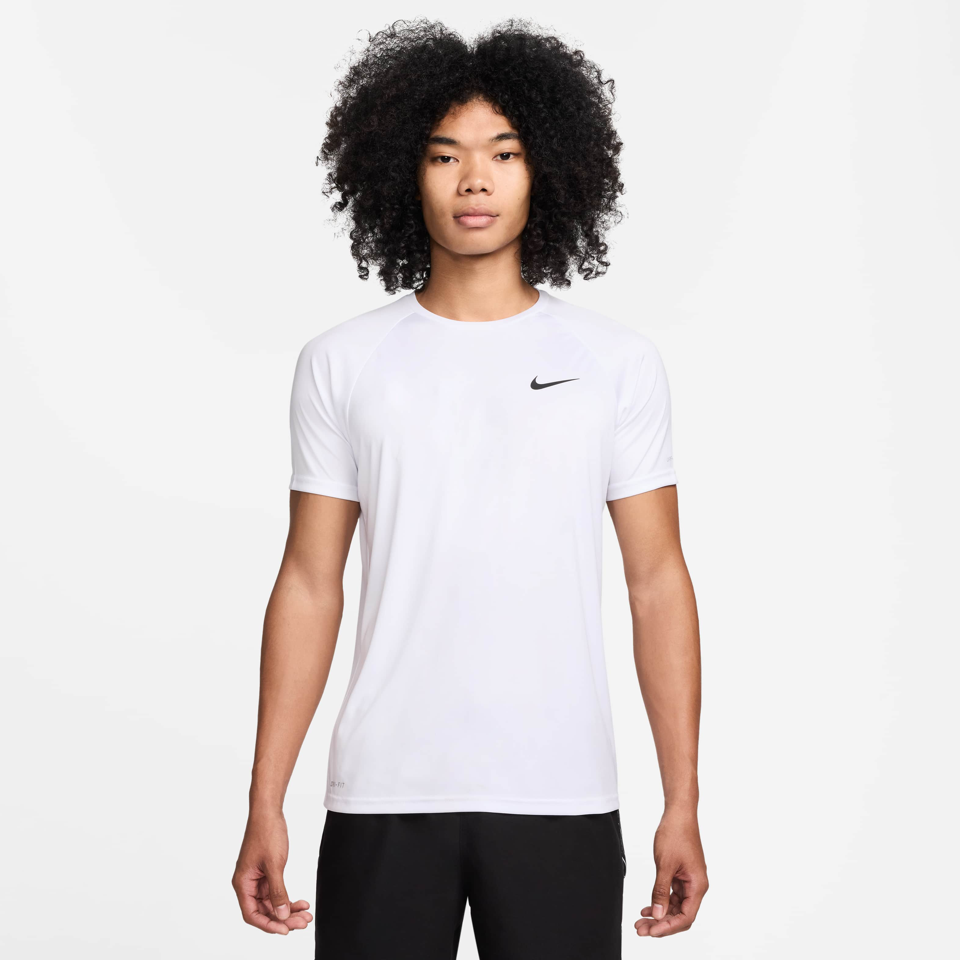 Nike Essential image number 0